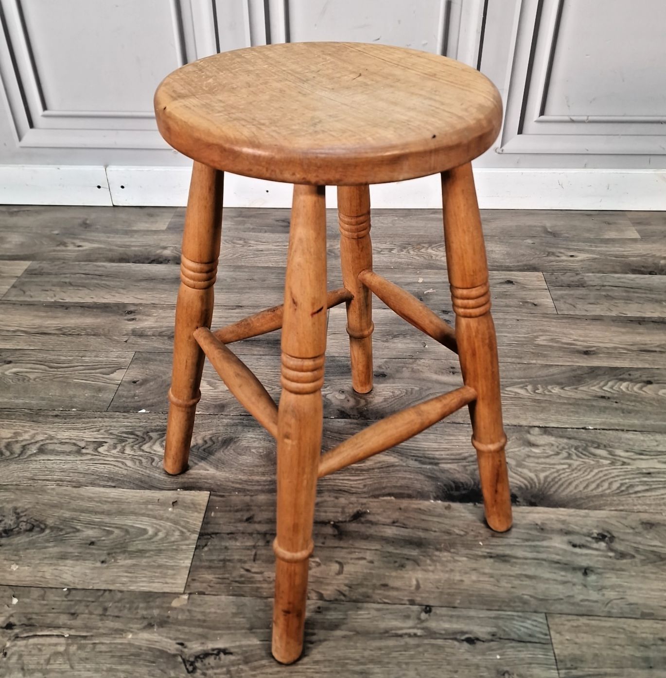 Vintage Rustic Stool   Solid Turned Wooden Farmhouse Kitchen Milking Pub Seat