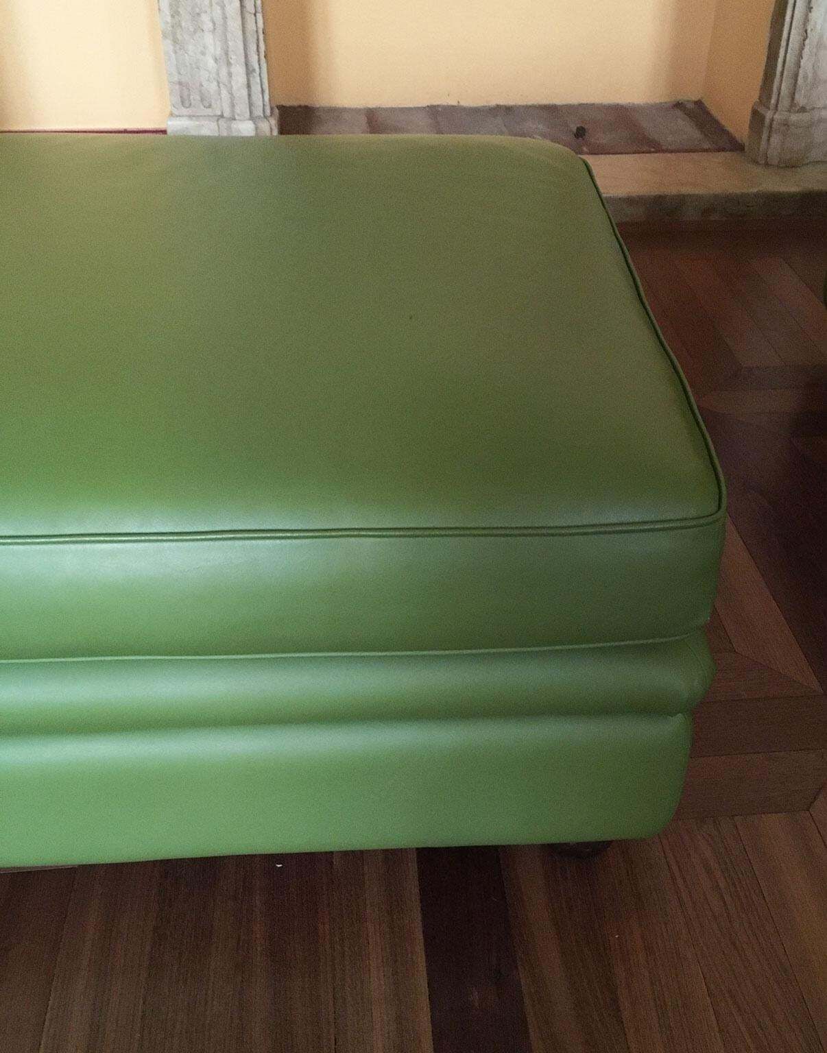 Pouf carré en cuir vert, pieds sphériques laqués noirs, Italie, Post-Modern photo buy