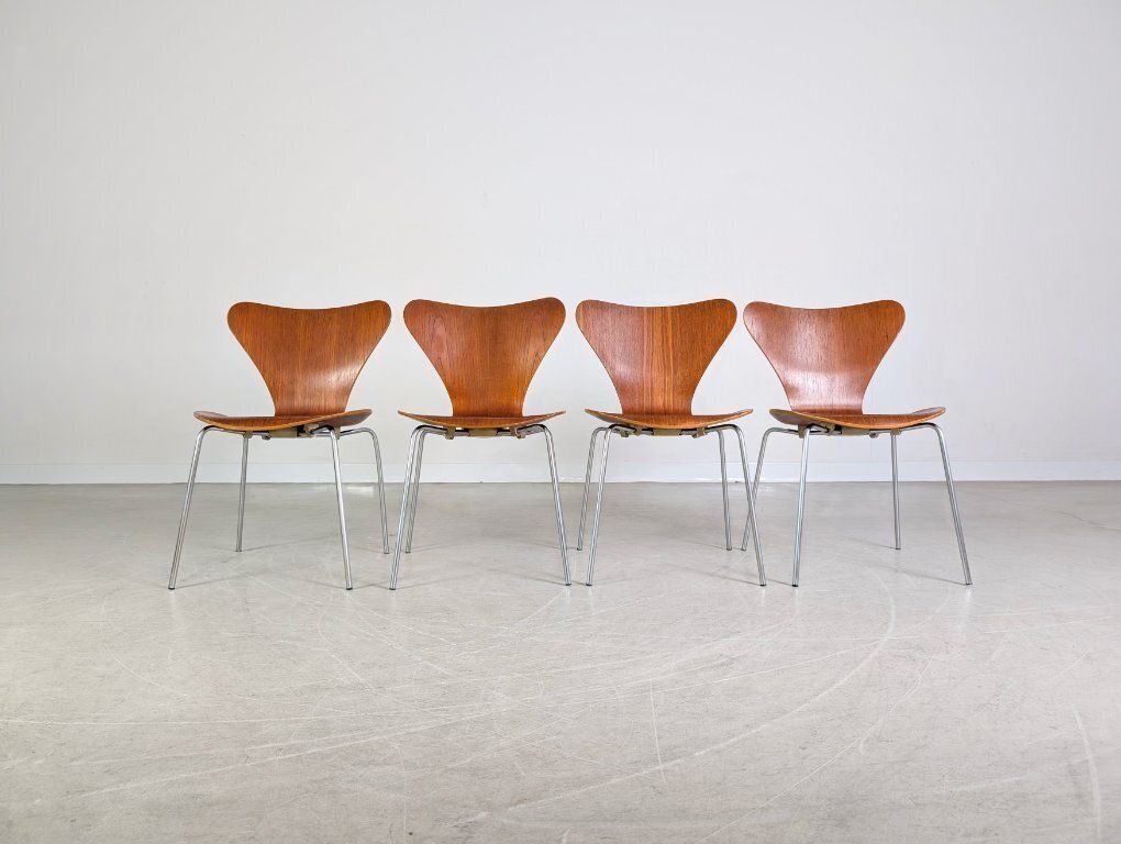 Set Of 4 3107 Midcentury Chairs Fritz Hansen Arne Jacobsen Teak photo for sale