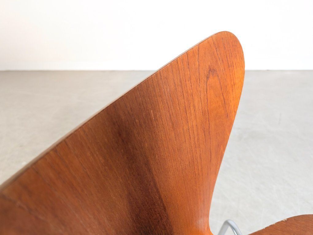 1544.0 Lot de 4 chaises mid-century Fritz Hansen modèle 3107 en teck, par Arne Jacobsen photo