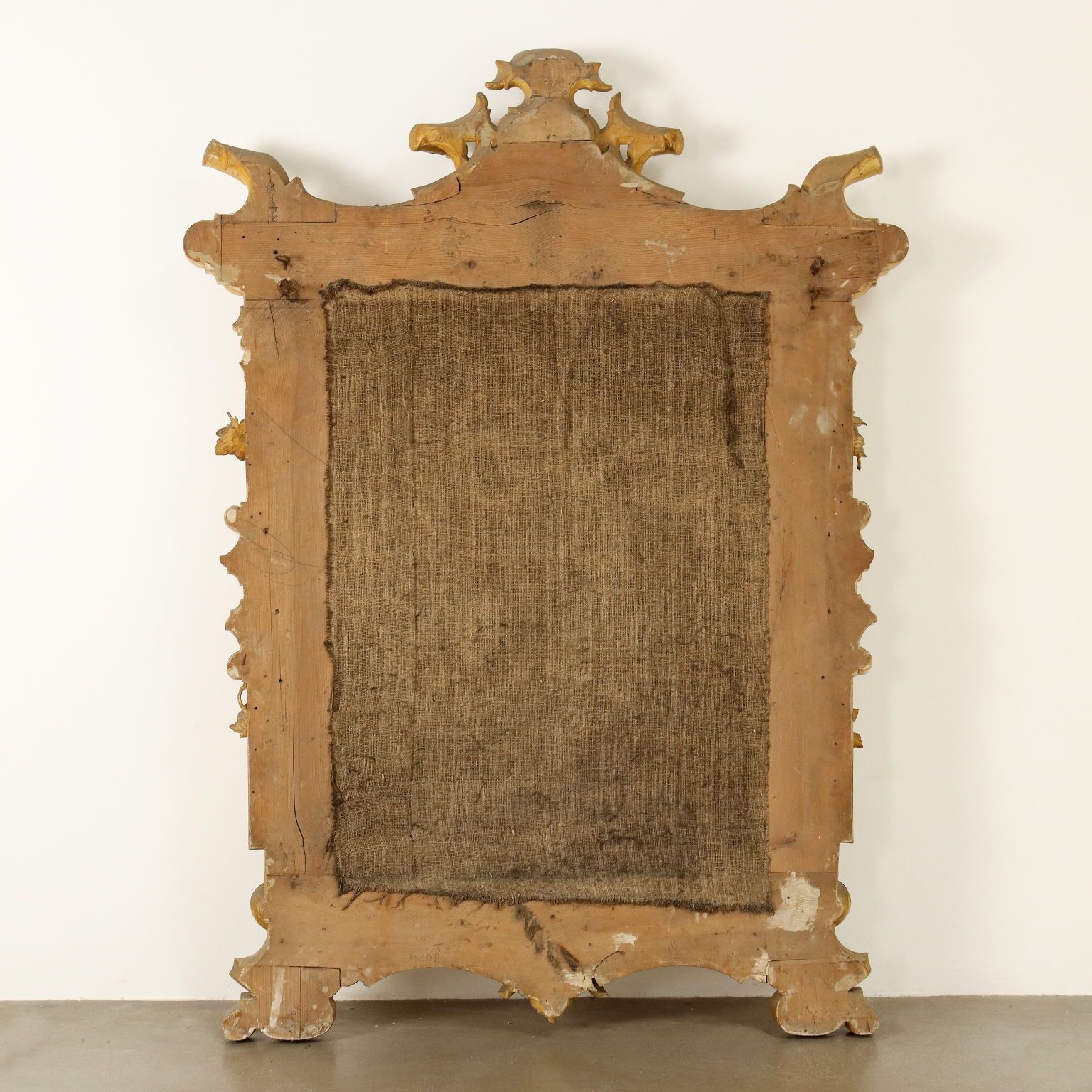 photo buy Grand miroir d'époque Umbertino en pin suisse, Italie, XIXe siècle