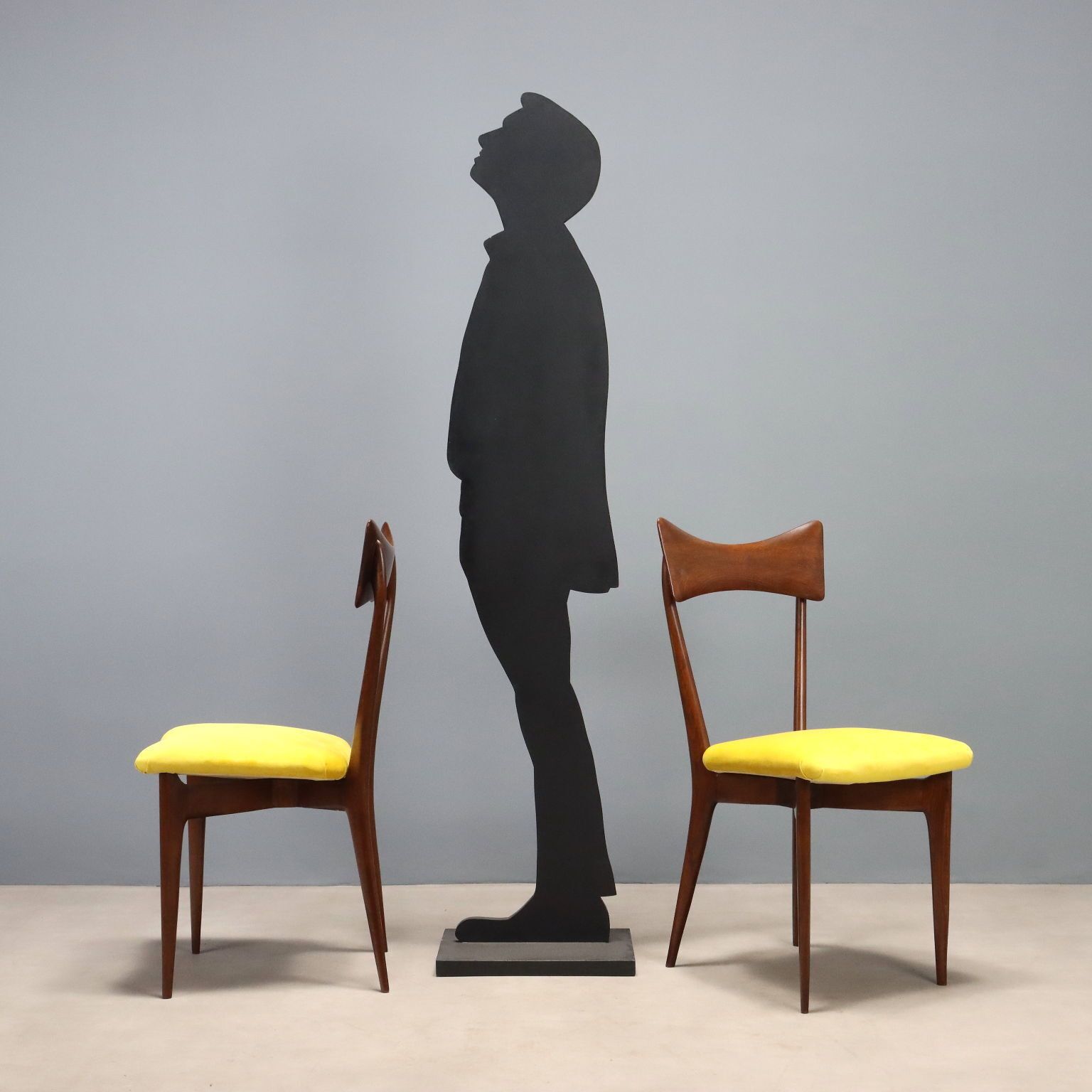 1740.0 Vintage stoelen, gelakt beukenhout, fluwelen bekleding, design Italië, ca. jaren 1950-1960 photo