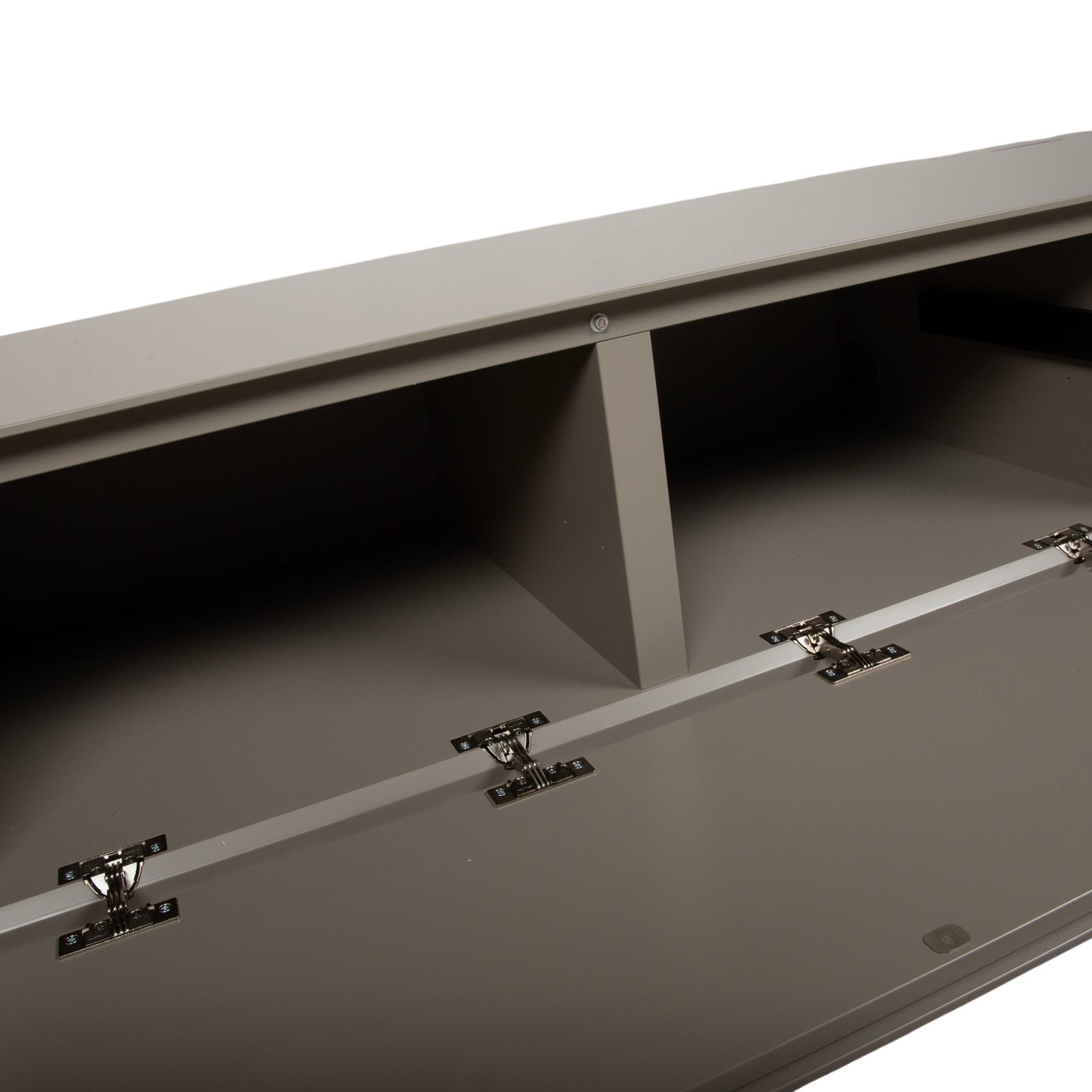 photo furniture Buffet Kettnaker Alea en bois, laque mate, quartz