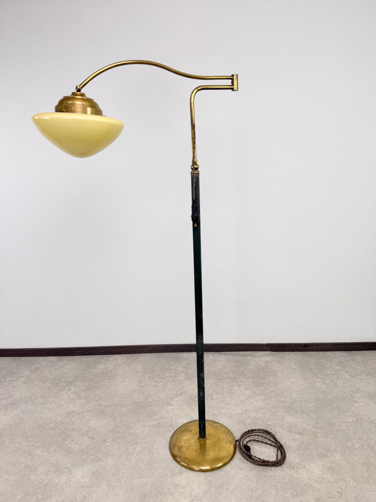 Brass Art Decoadjustable Floor Lamp. photo buy