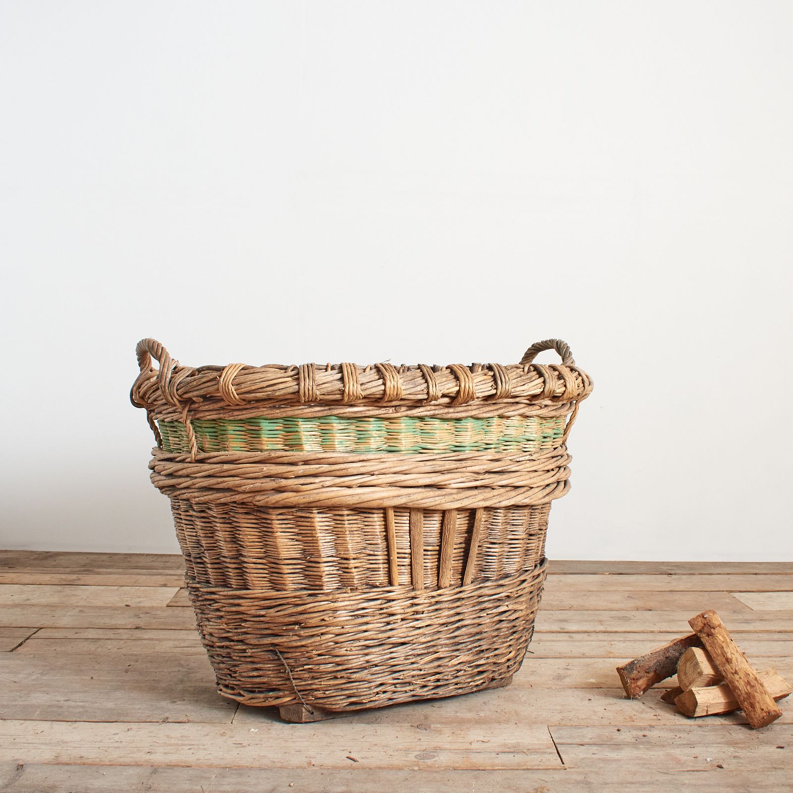 Antique French Champagne Grape Harvest Log Basket – Ad.