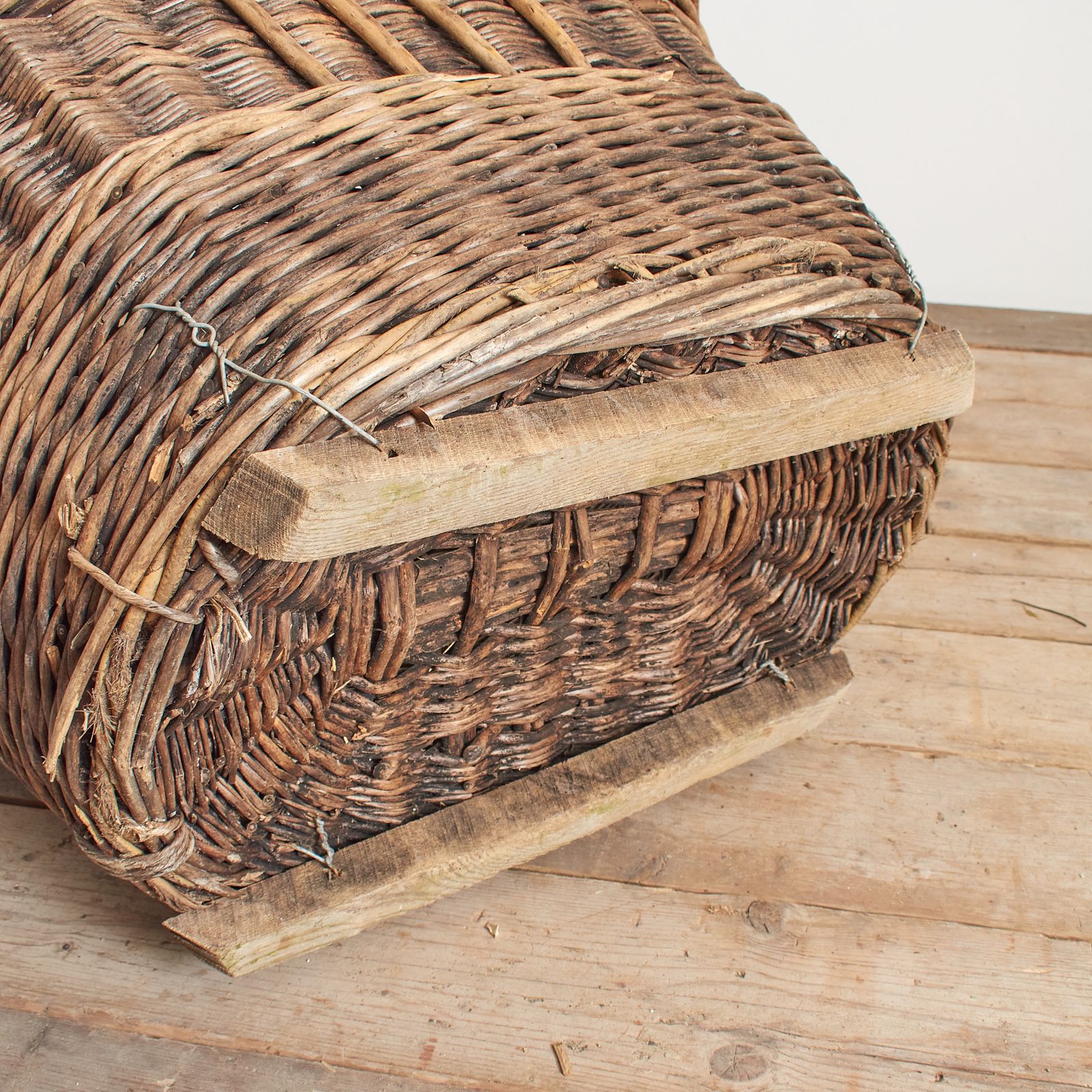 Antique French Champagne Grape Harvest Log Basket – Ae. photo vinterior