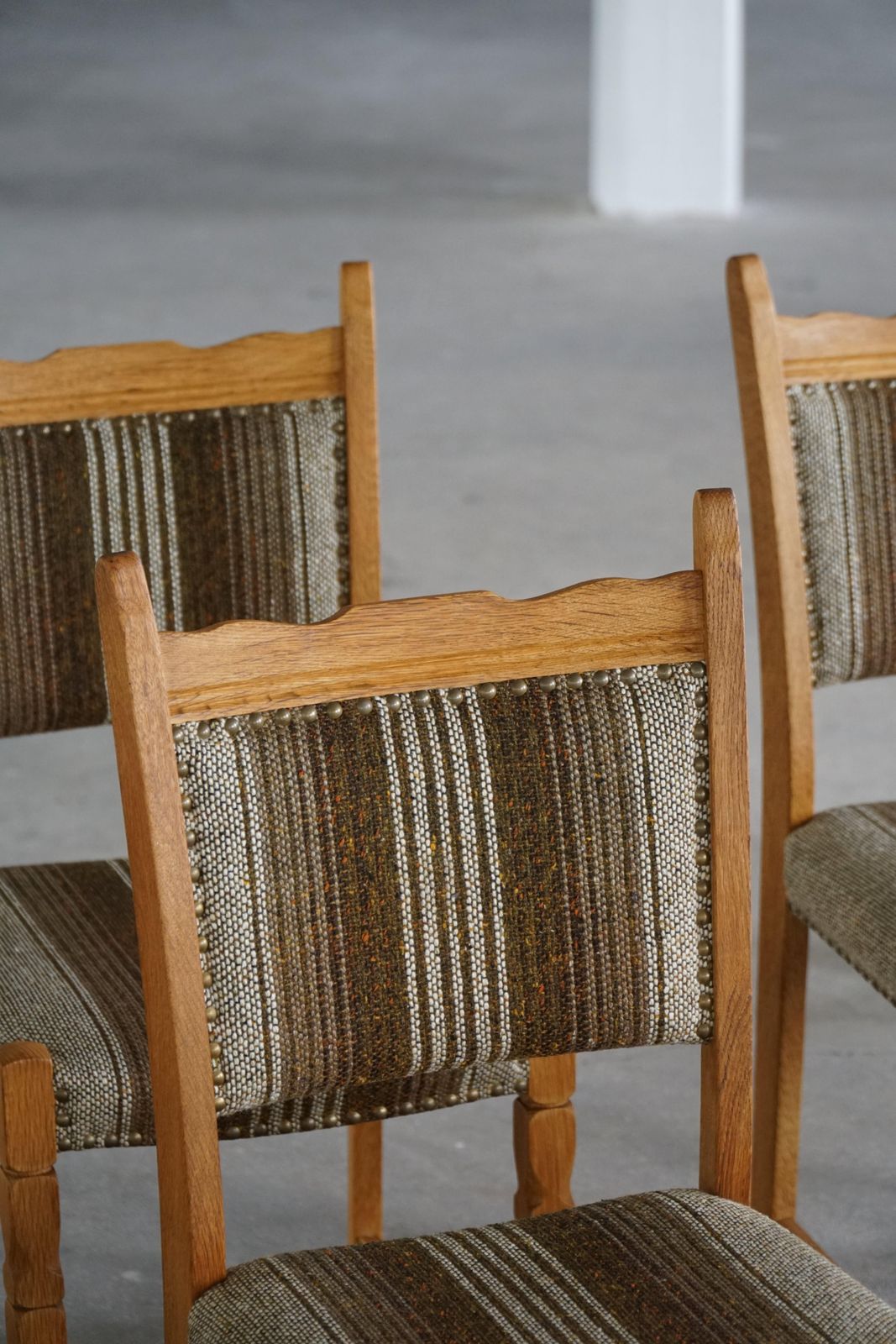 photo vintage Danish Mid Century Modern, Set Of 8 Dining Chairs In Oak & Wool, 1960s