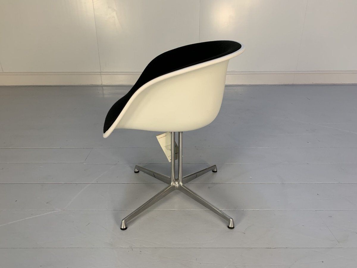 Vitra La Fonda Eames Chair & Marble Table   In Black Hopsack photo vintage