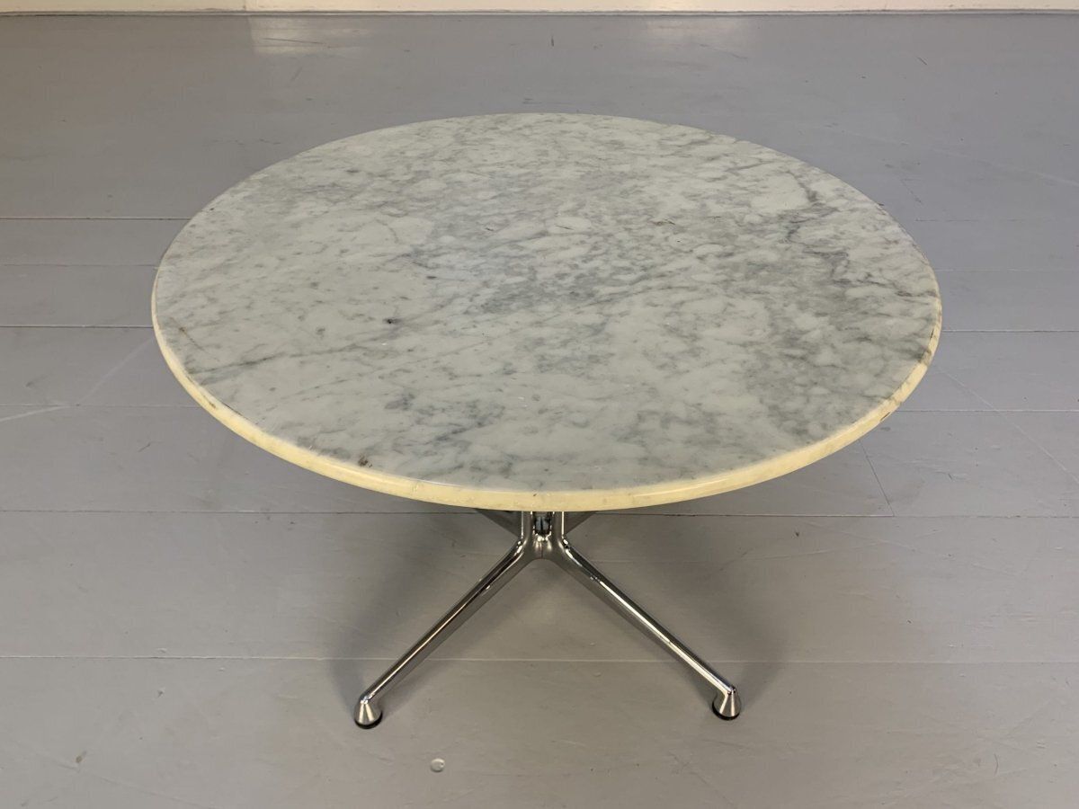 photo vintage Vitra La Fonda Eames Chair & Marble Table   In Black Hopsack