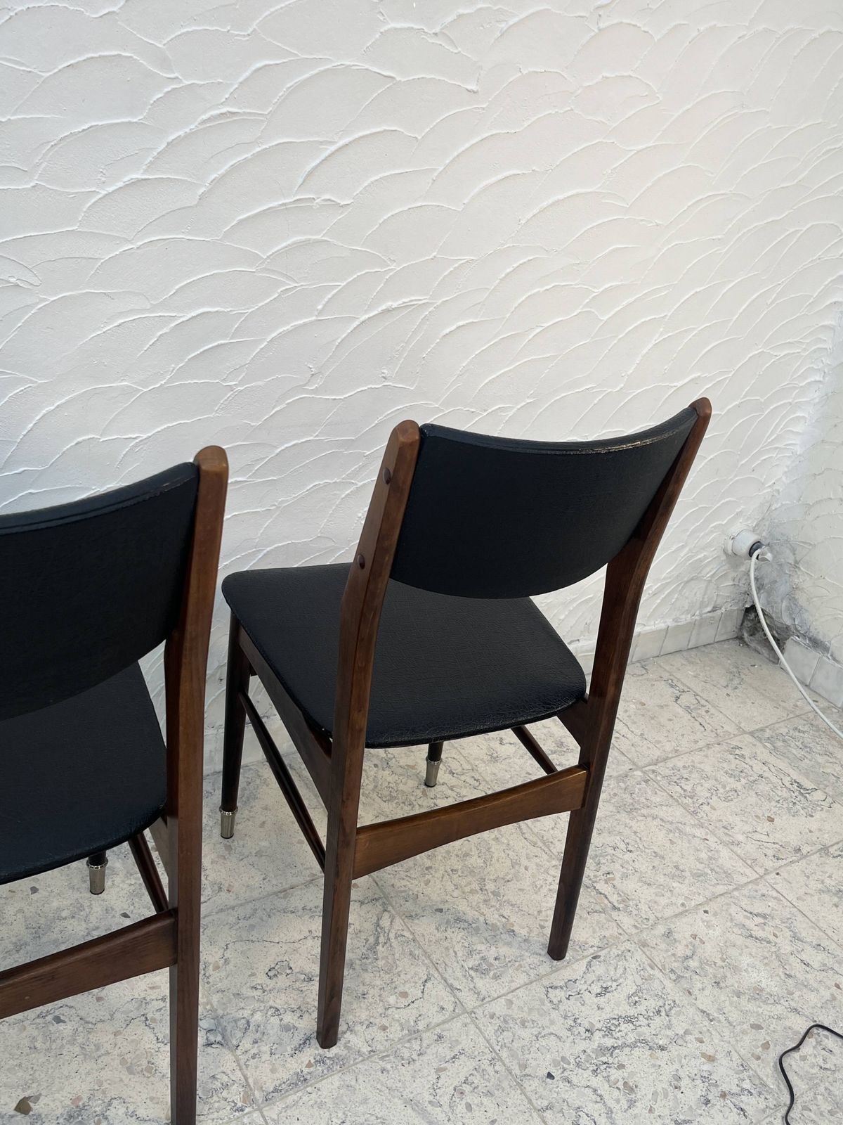 photo vinterior Paar vintage Scandinavisch stijl stoelen, ca. jaren 1960.