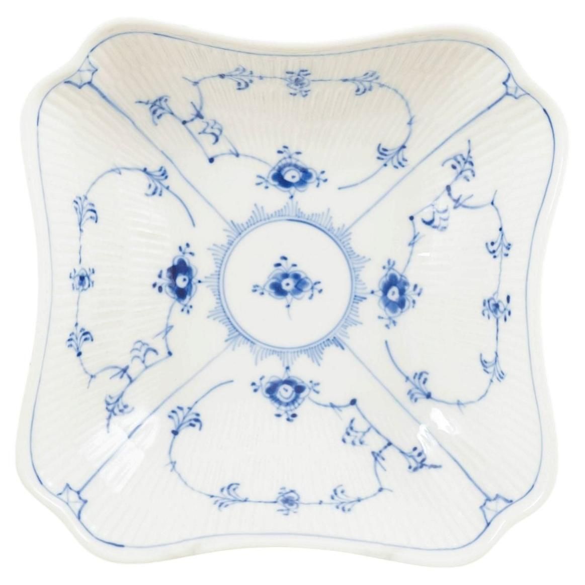 Royal Copenhagen. Blue Fluted Plain vierkante schaal in porselein, 1966.