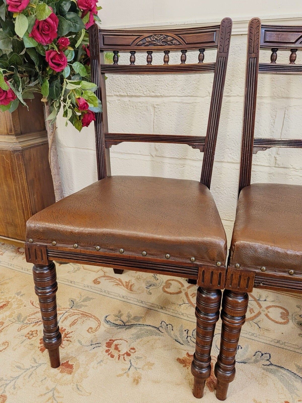 Victorian Set Of 4 Oak Stained Carved Dining Chairs photo vinterior