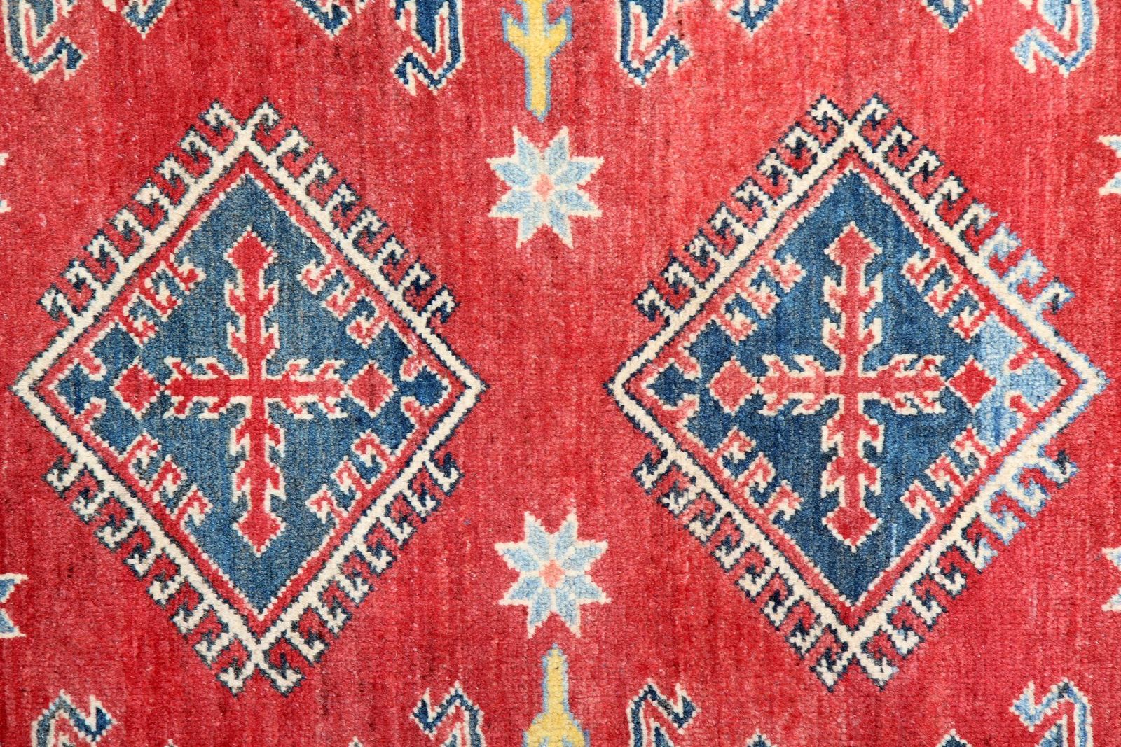 Kleine oosterse tapijten, rode geometrische tapijten, handgemaakt vloerkleed te koop. photo for sale