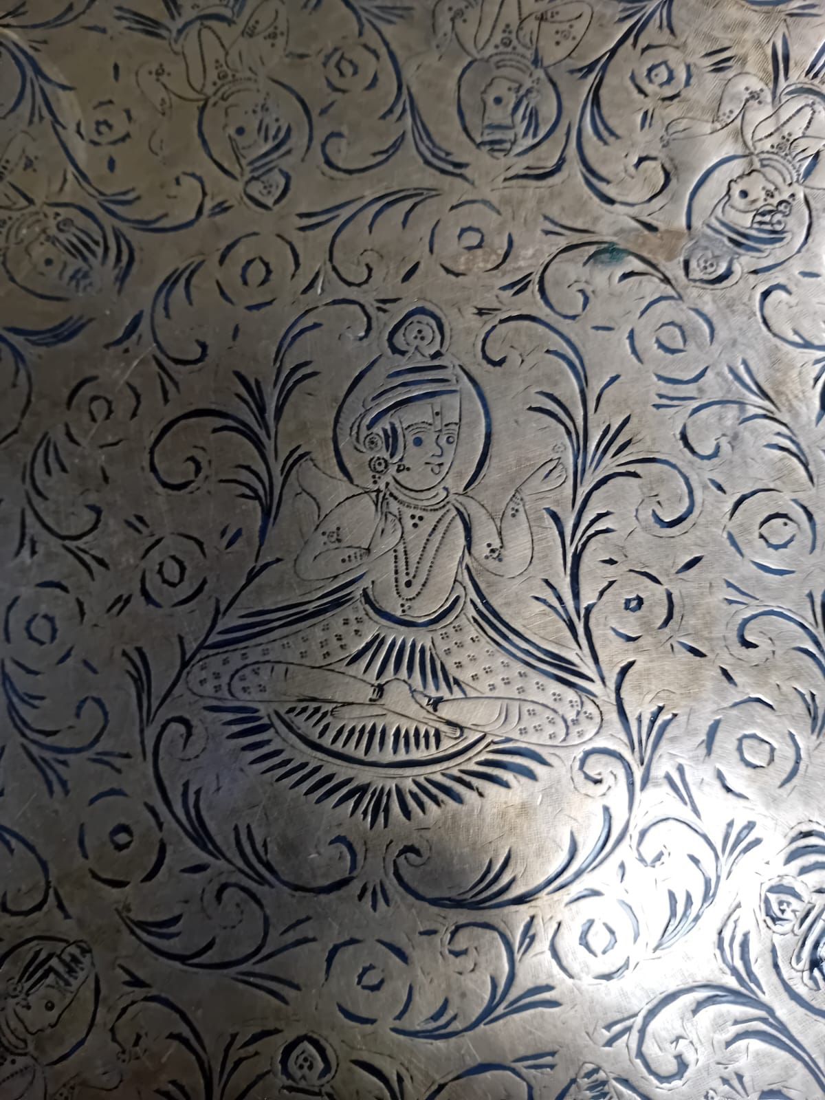 Large Hand Engraved Indian Brass Tray With Figural Decoration, 46cm Diameter photo Home Decor