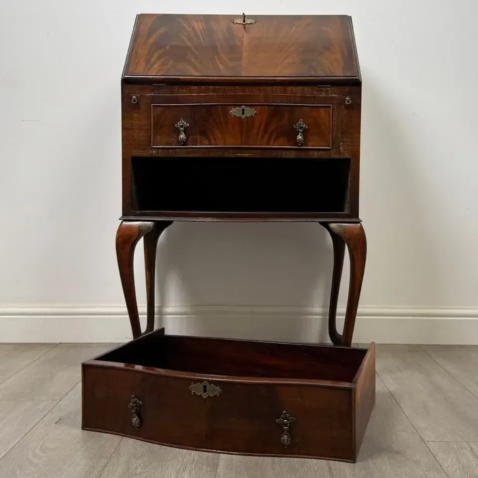 425.0 Antique 20th Century Small Edwardian Bureau In Mahogany photo