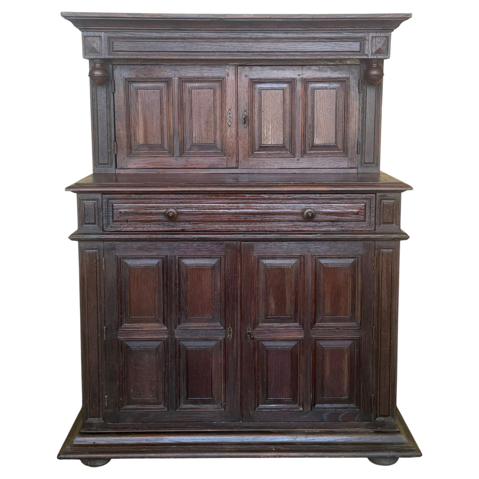 Buffet espagnol en chêne massif avec vitrine haute
