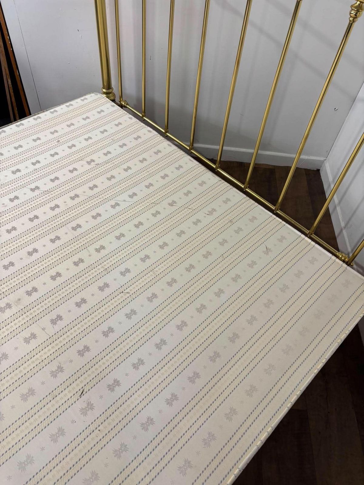 photo vintage Victorian Style Brass Super King Size Bed Frame