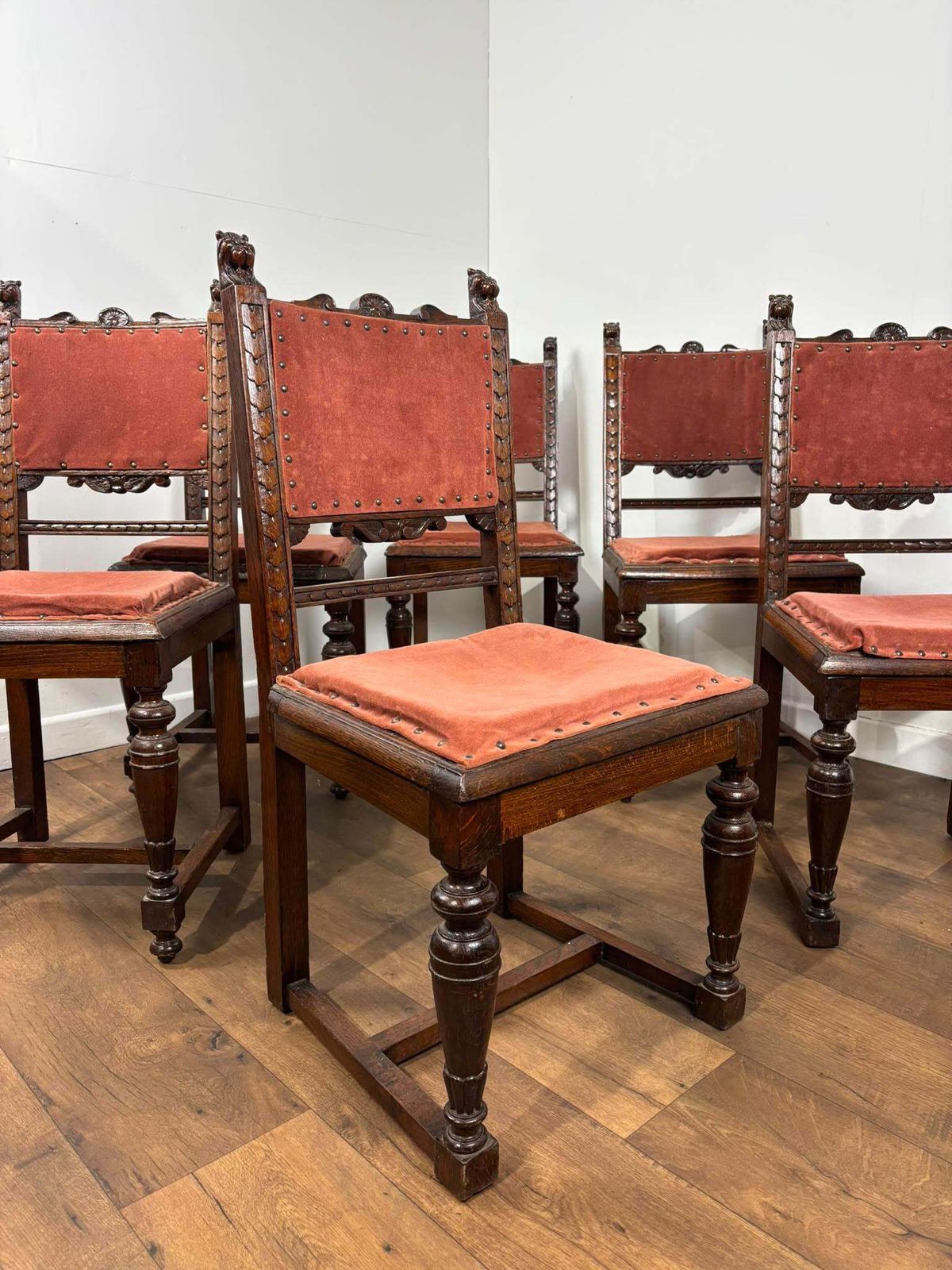 photo furniture Victorian Set Of Six Carved Oak Dining Chairs