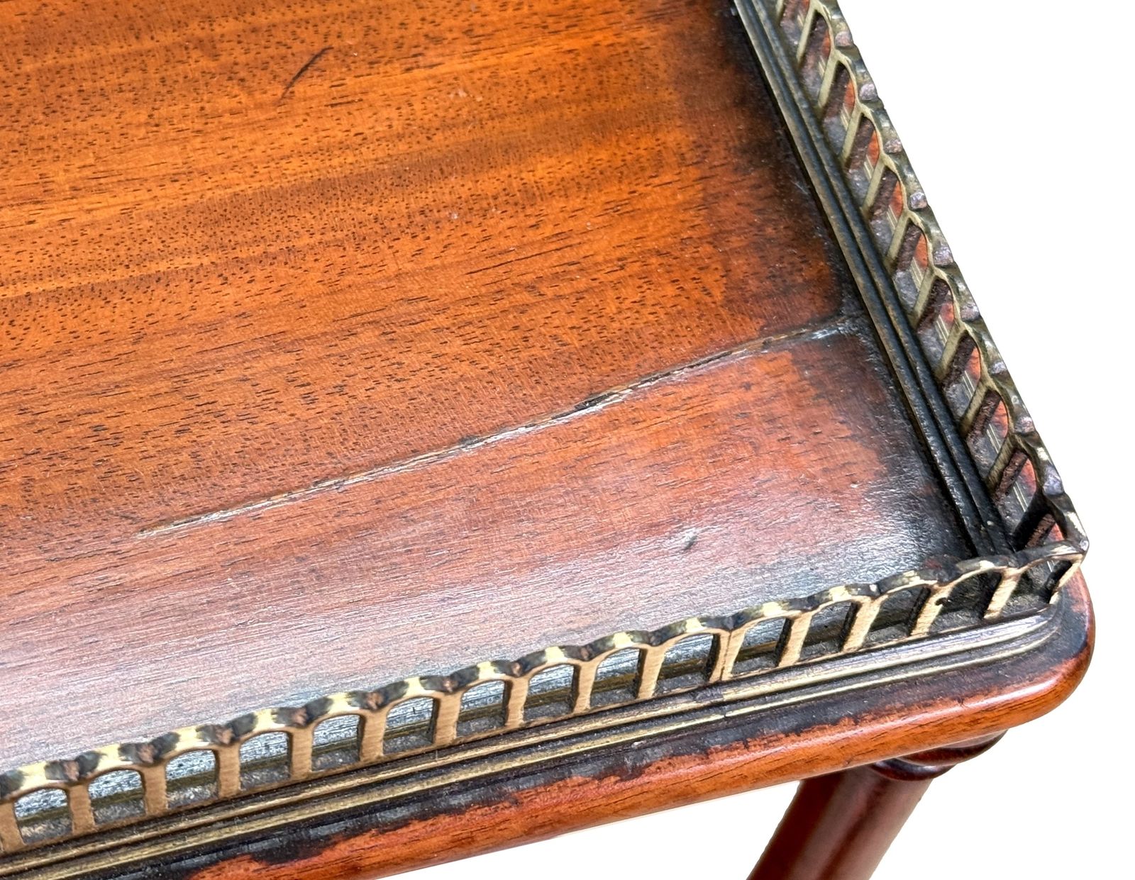 photo buy Early 19th Century Regency Mahogany Small Whatnot étagère (England, Circa 1820)