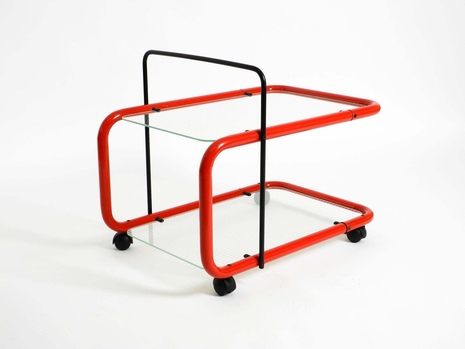 Italiaanse postmoderne serveerwagen of barcart uit de jaren 1980, metaal en glas photo Meubels