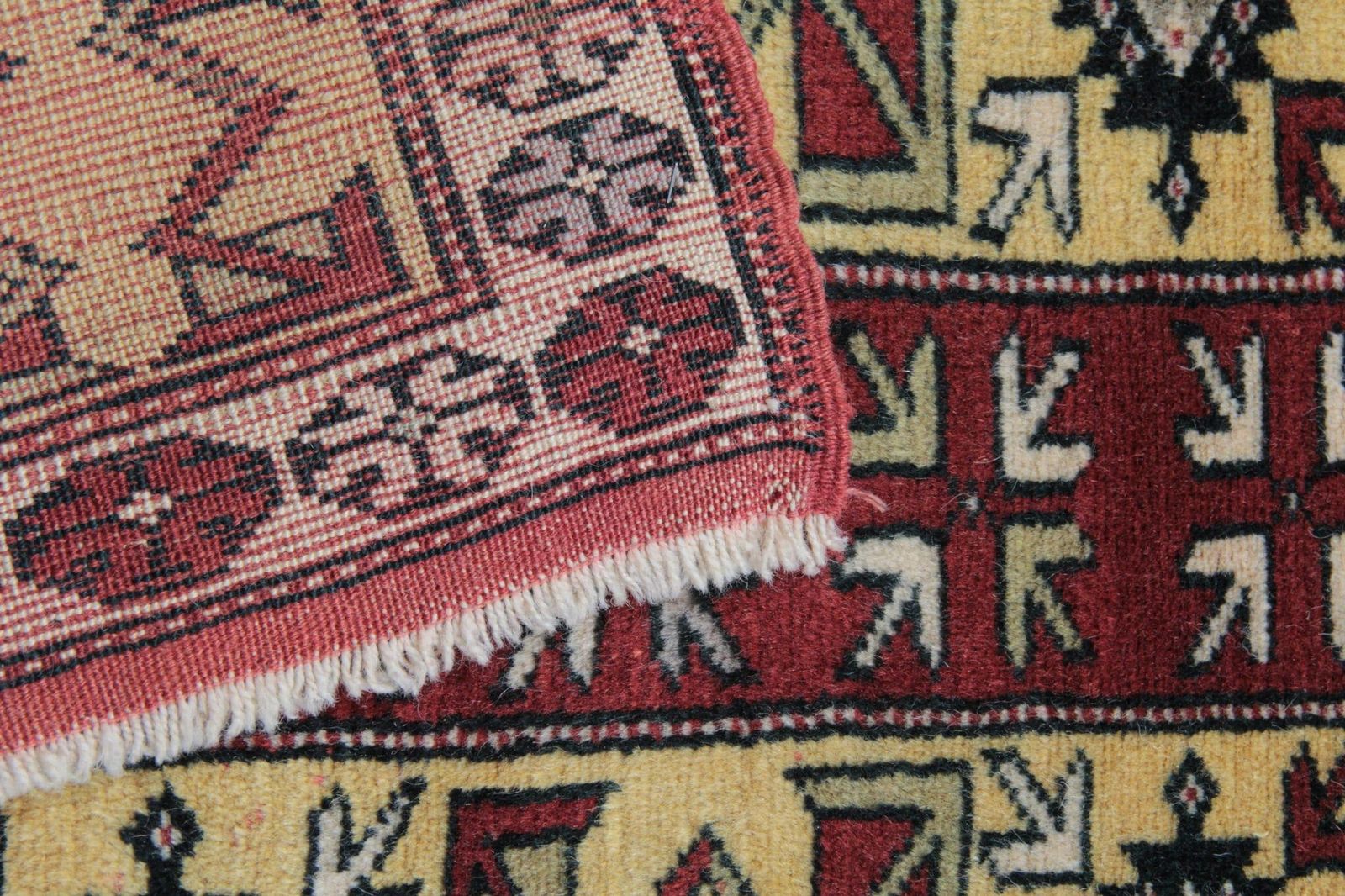 Vintage Turkse Milas loper, geometrische loper, rood tapijt, wollen vloerkleed. photo Textiel