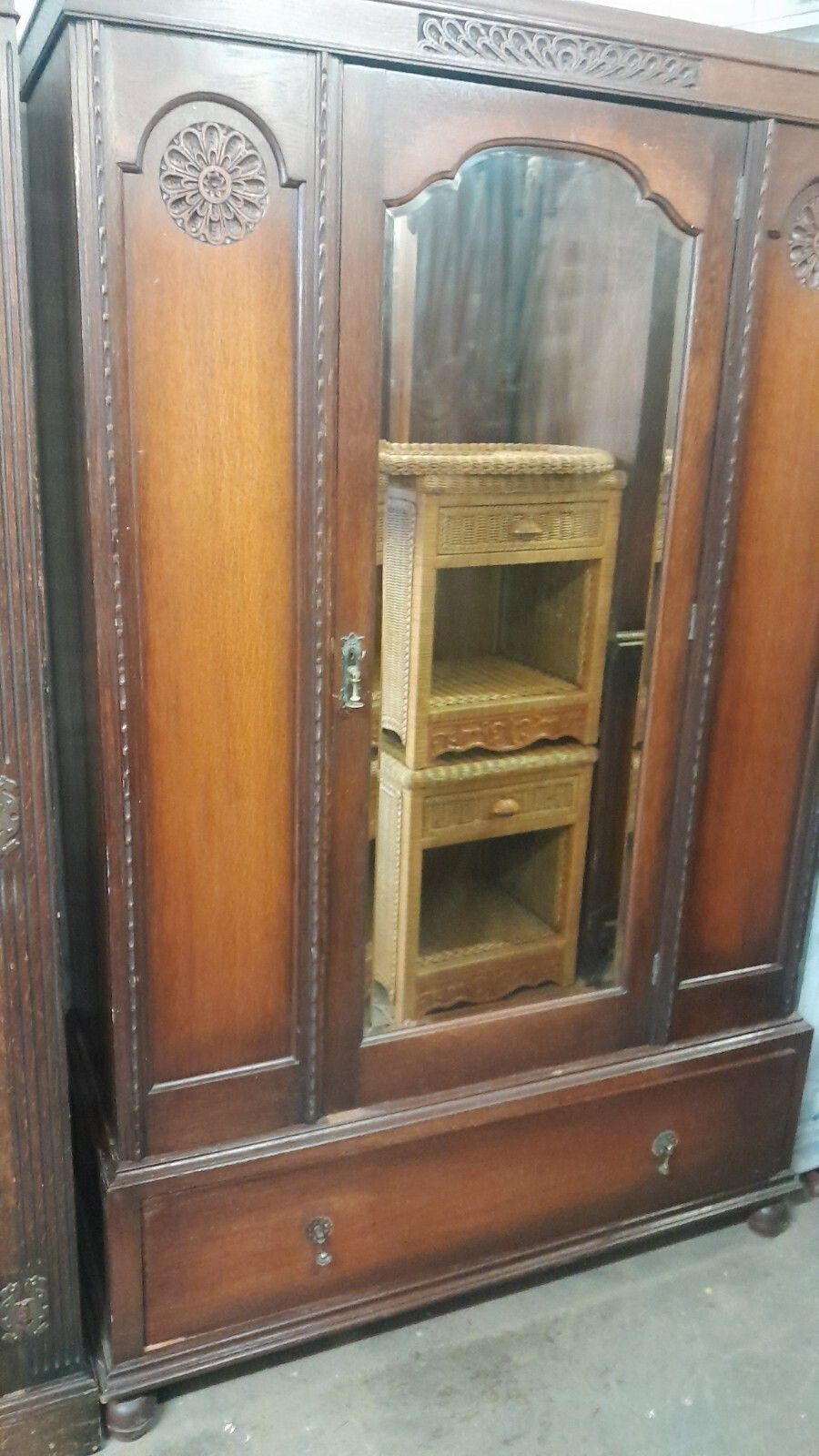Antique Solid Carved Oak Single Mirror Door Freestanding Wardrobe With Drawer photo furniture