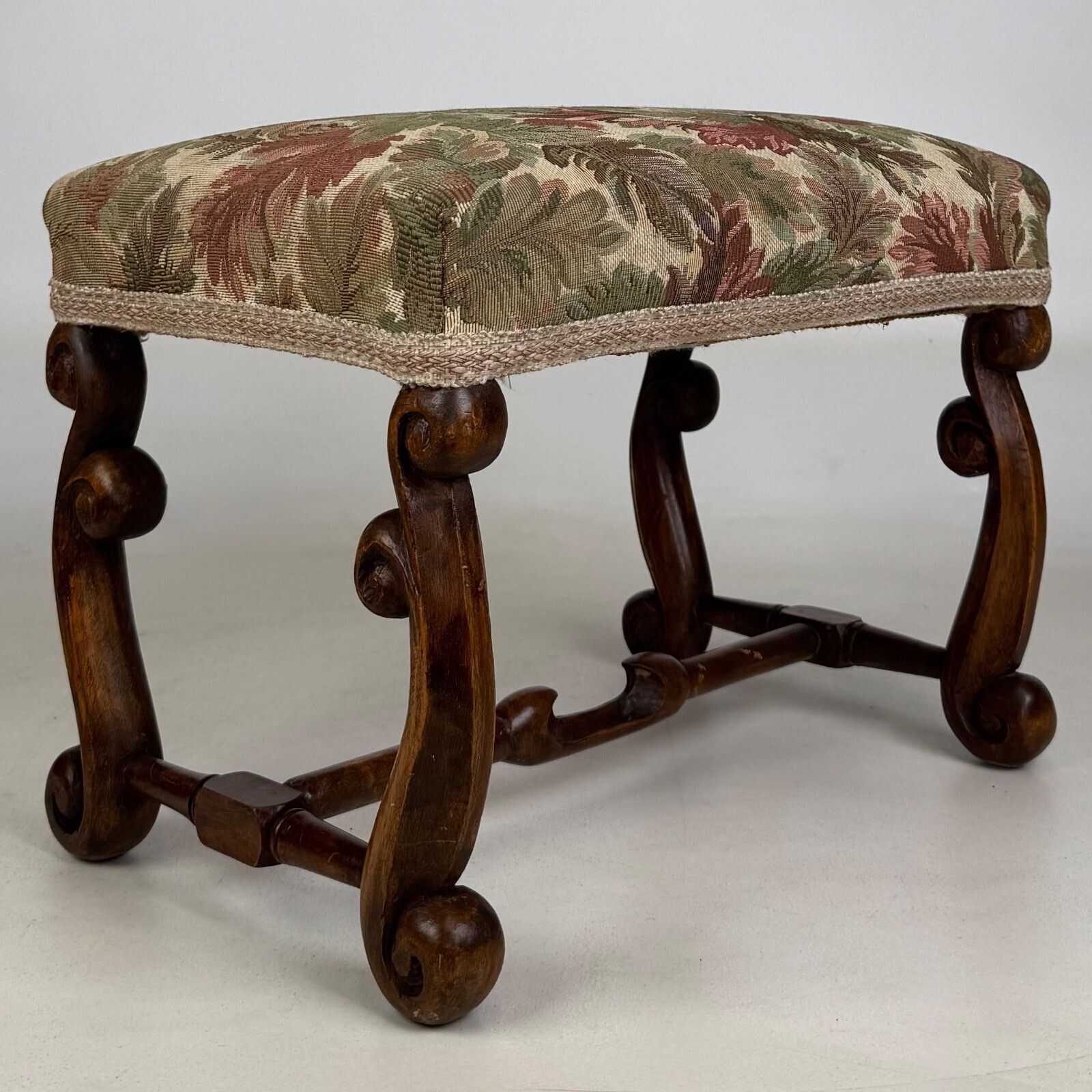 Antique 20th Century Edwardian Tapestry Stool In Walnut ( Af 5901 ) photo Furniture