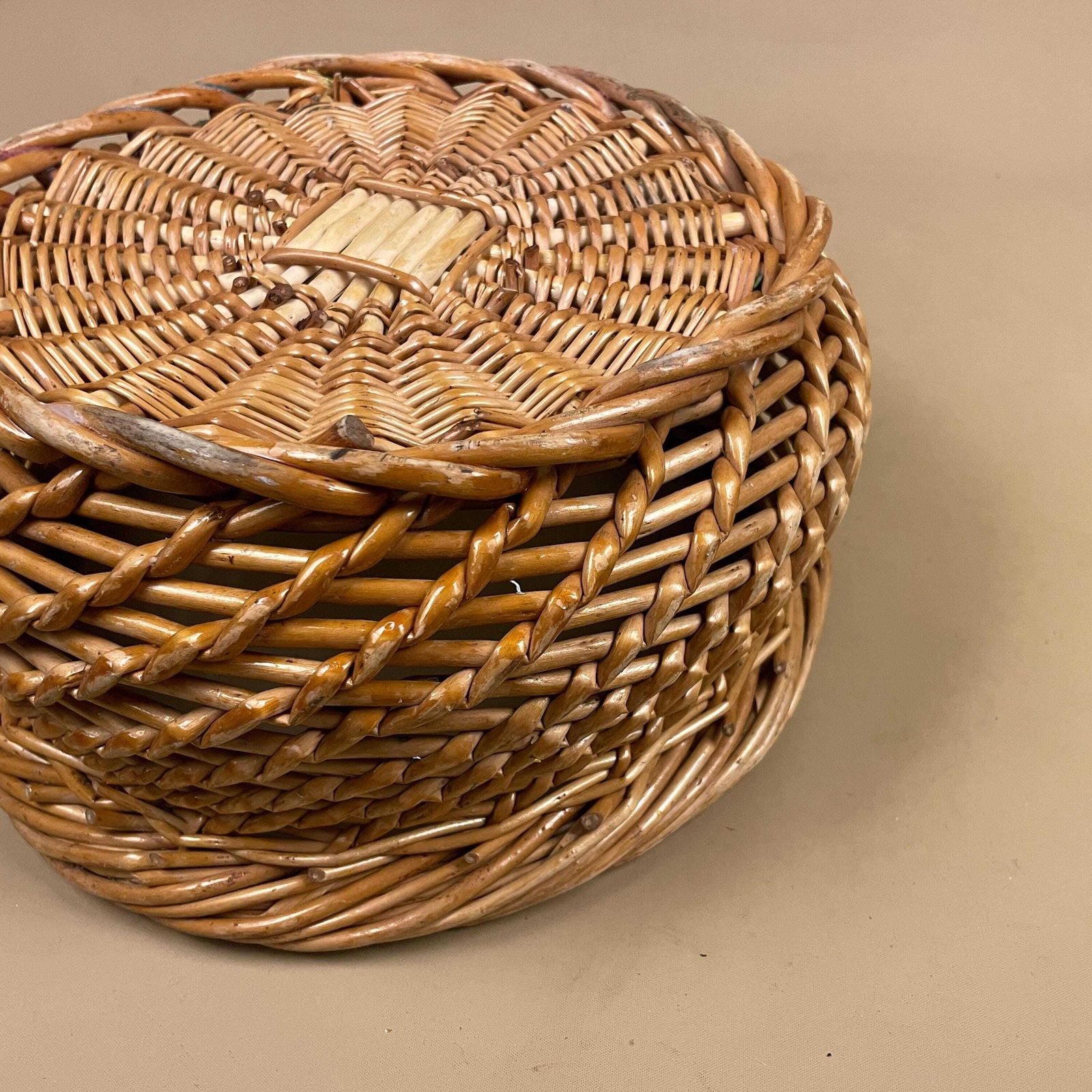 photo furniture Vintage Wicker Blanket Basket Willow Storage Basket Rustic Farmhouse Decor