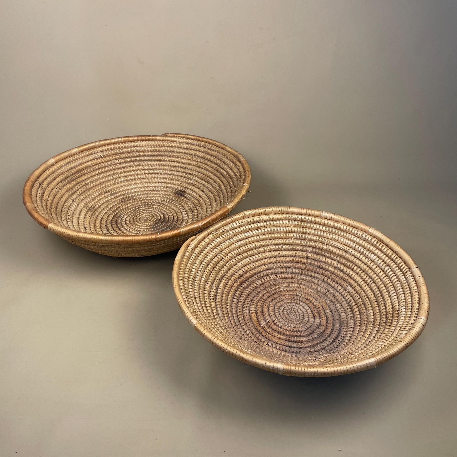 Vintage Seagrass Woven Baskets Pair Round Coiled Display Trays Fruit Basket Boho Farmhouse Decor