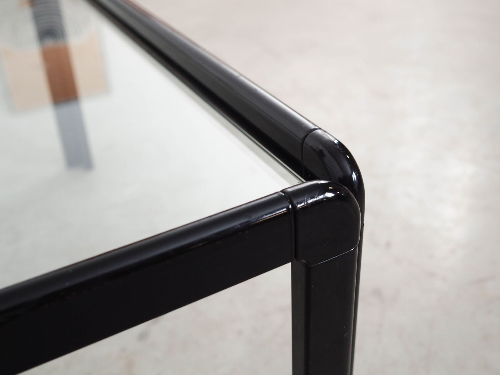 519.0 Vierkante glazen salontafel, Italiaans design, jaren 1970, gemaakt in Italië. photo
