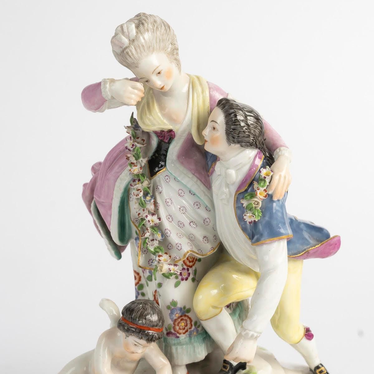 Pair Of Figurines, Meissen Porcelain Sculptures, 19th Century. photo Art