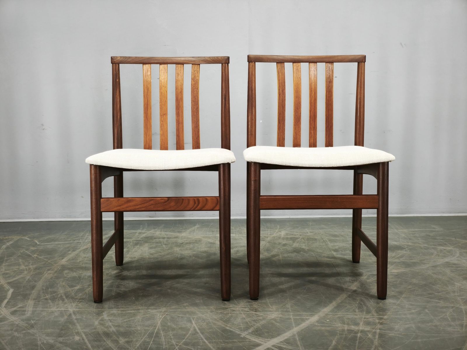 Set van vier Deense teakhouten eetkamerstoelen, Scandinavië, jaren 1960 photo Meubels