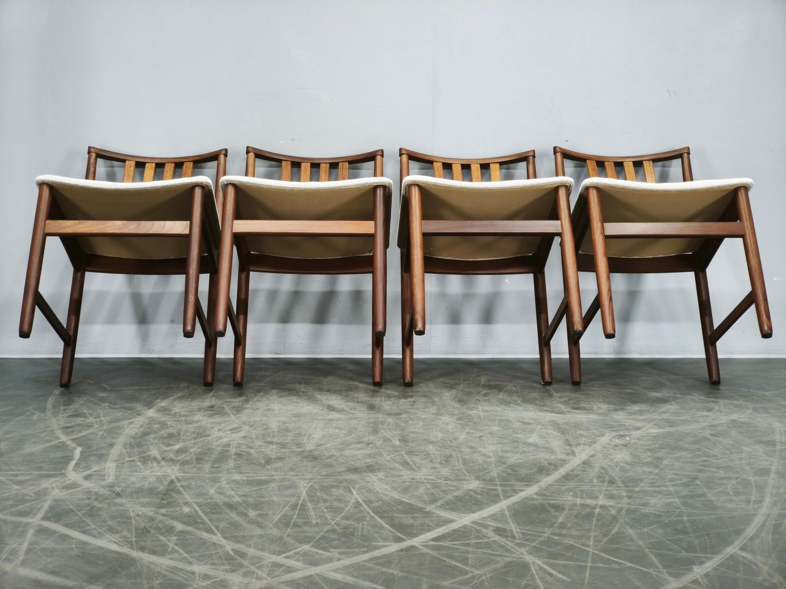 photo vinterior Set van vier Deense teakhouten eetkamerstoelen, Scandinavië, jaren 1960