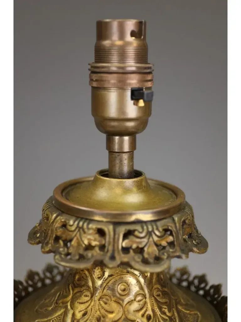 photo furniture Pair Of Large 19th Century Japanese Satsuma Table Lamps – Grand Gilt Bronze Ormolu Mounts