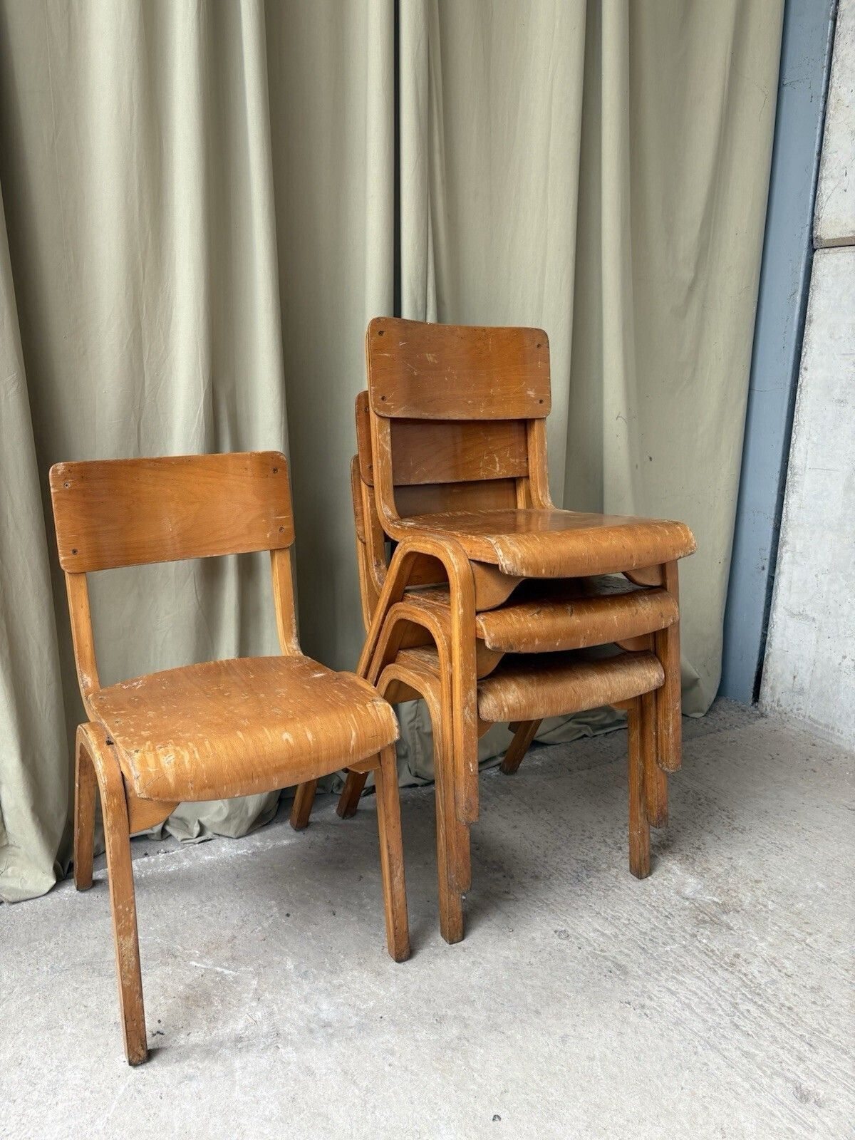 photo vinterior Vtg Mid Century Esavian Esa James Leonard Set Of 4 Stacking Dining Chairs R1203