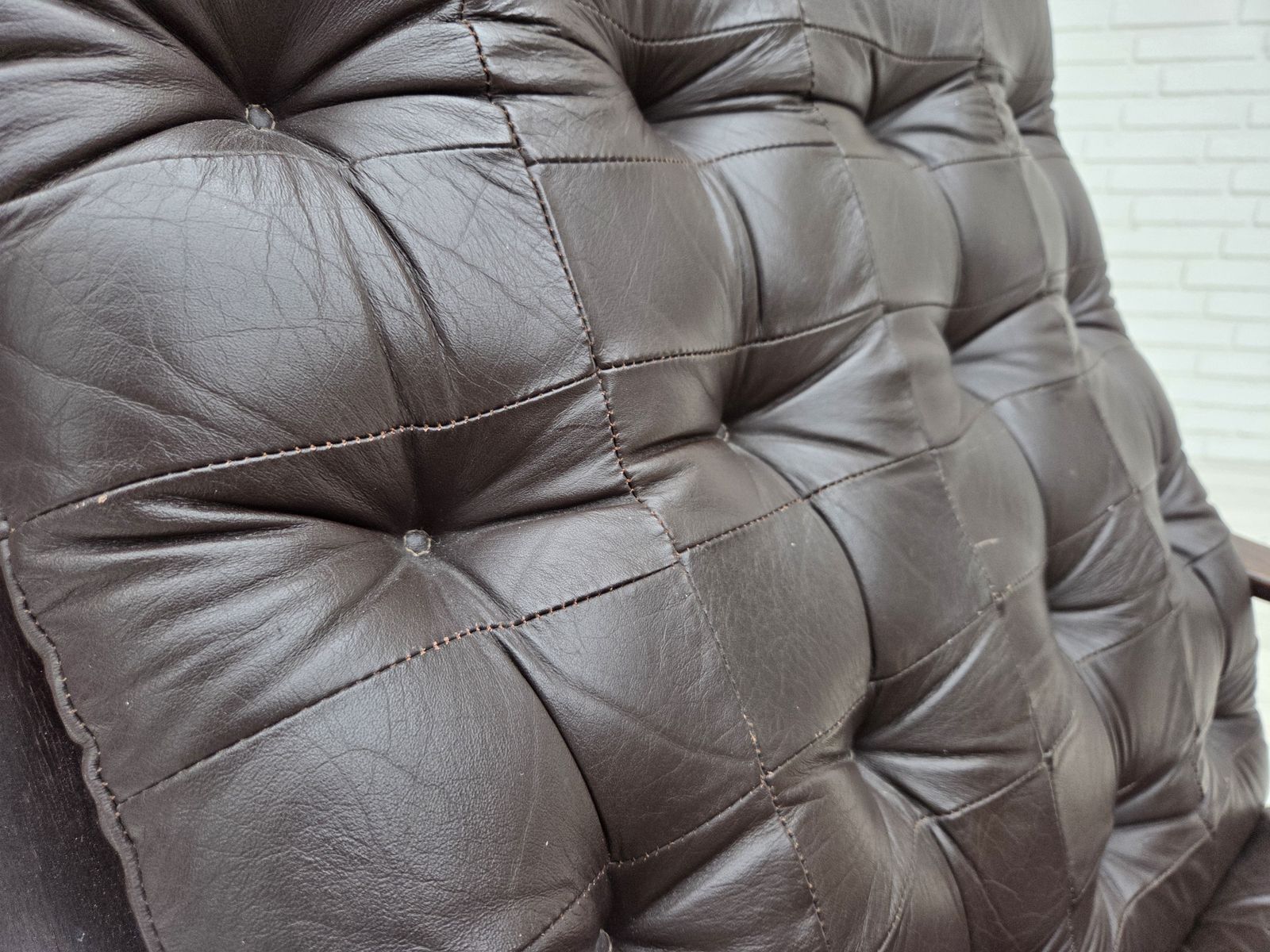 Ca. jaren 1970, Scandinavische draaifauteuil, patchwork meubelleer. photo 750.0