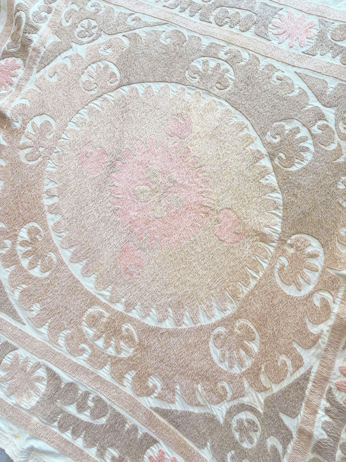 Suzani Wall Hanging Decor   Neutral Tan Uzbek Tablecloth, 123 X 132 Cm photo vinterior