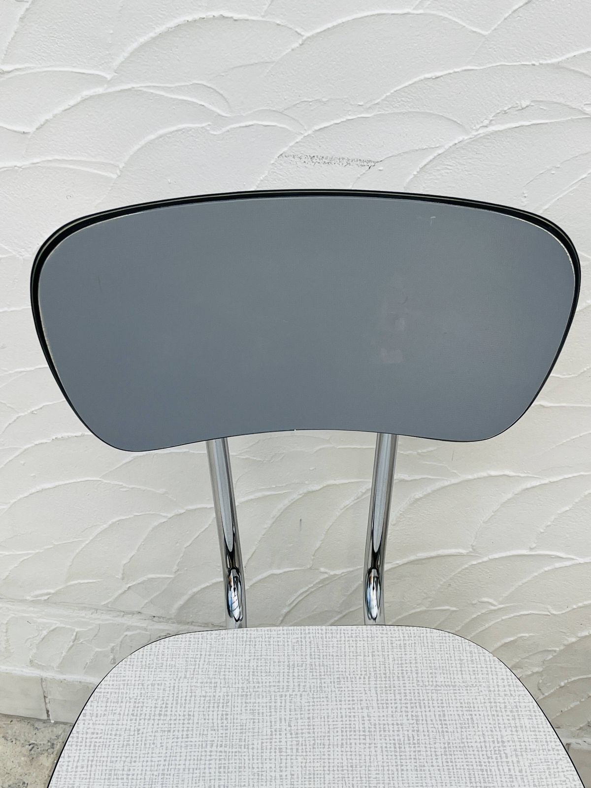 Set van twee vintage stoelen in grijs en chroom Formica photo 81.6