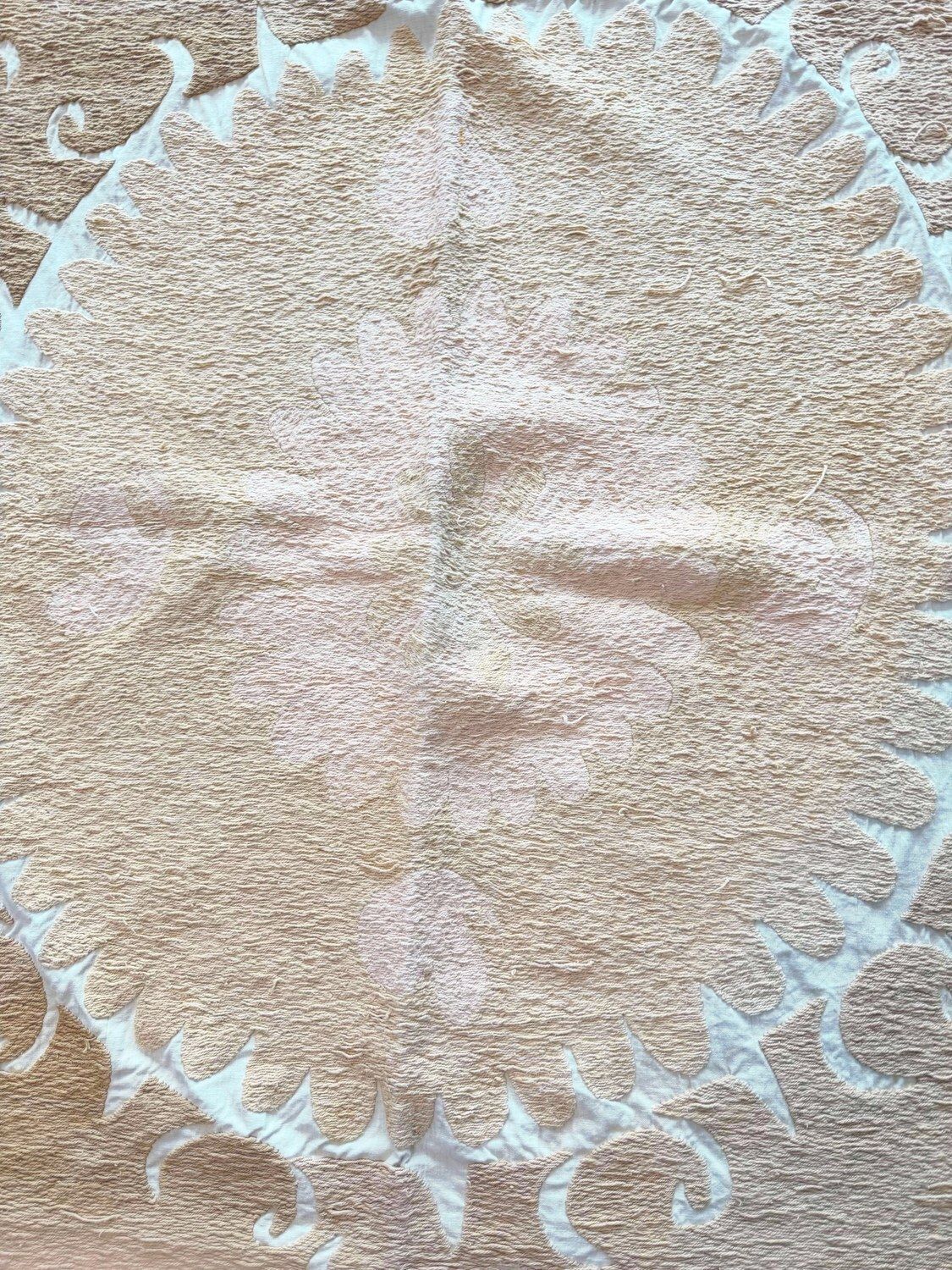 Centraal-Aziatische Suzani Wanddecoratie - 132 x 140 cm