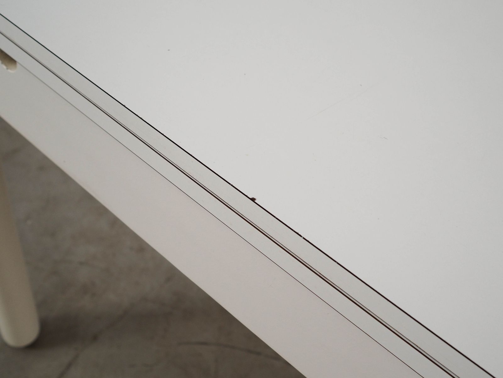 1199.0 Witte uitschuifbare tafel, Italiaans design, jaren 1980, Made In Italy photo