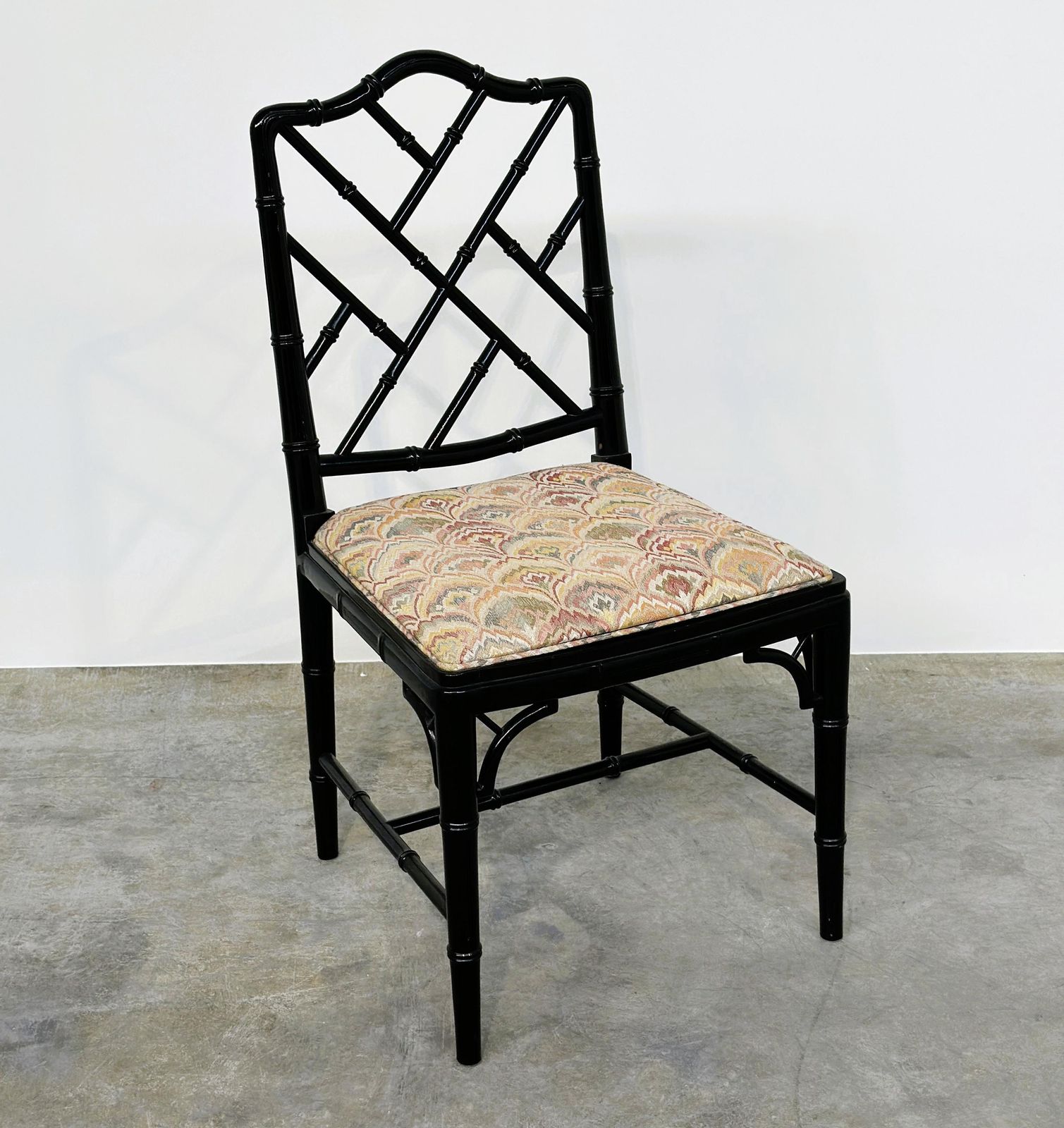 Set van 4 faux bamboe eetkamerstoelen in zwart lak, Hollywood Regency-stijl, jaren 1980 photo furniture