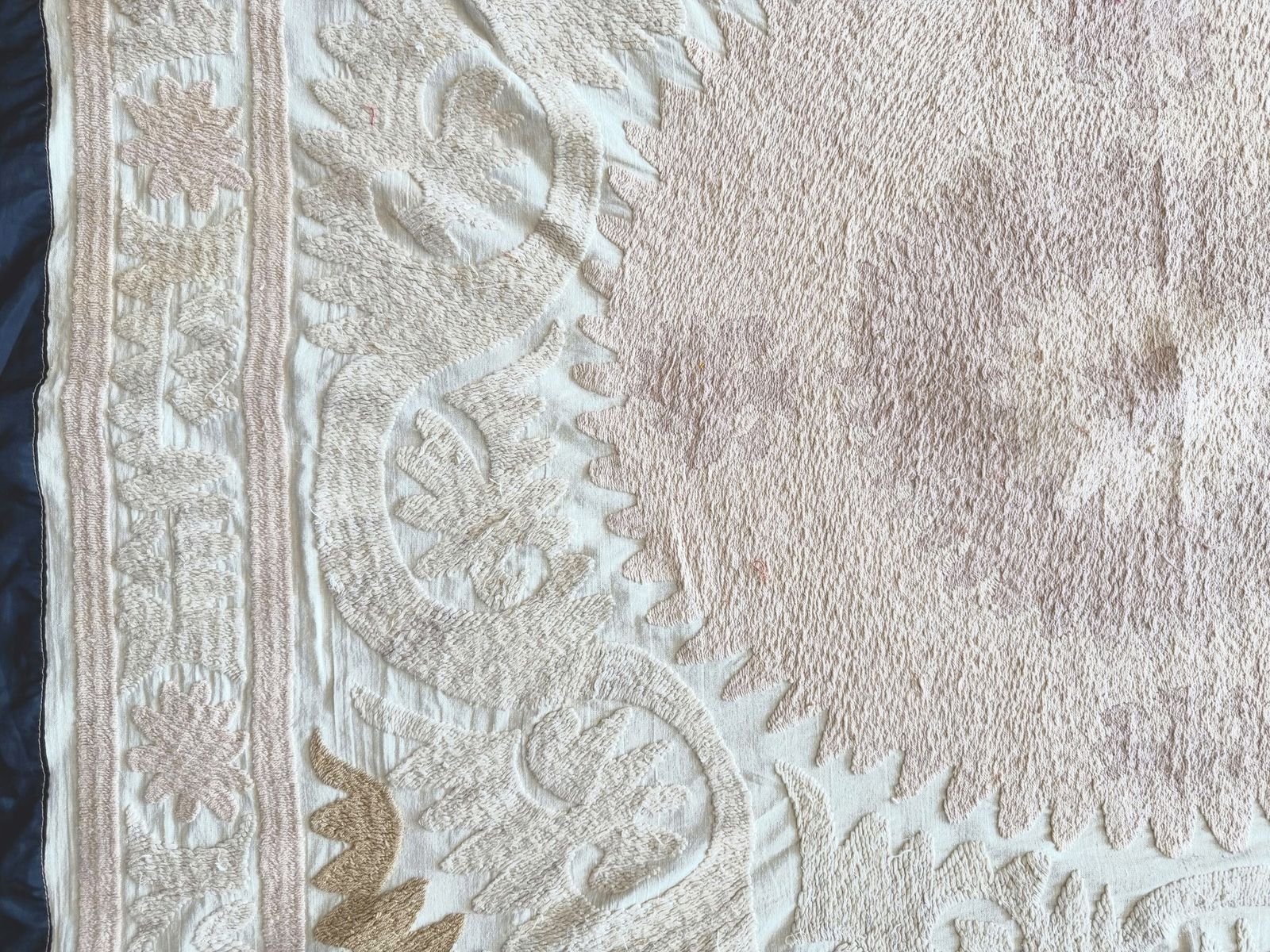 Suzani brodé, décoration murale, nappe ouzbèke beige neutre, 133 x 144 cm photo buy