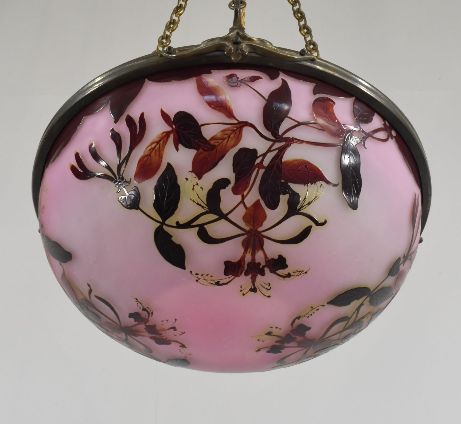 photo furniture Franse art deco cameo hanglamp van Gallé, jaren 1920, Frankrijk