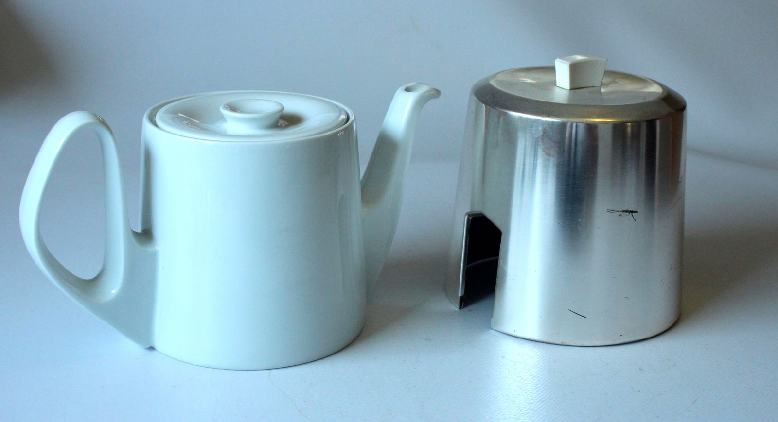 Antiek porseleinen theepot van Bauscher/Weiden, jaren 1930, met geïsoleerde metalen warmhoudkap