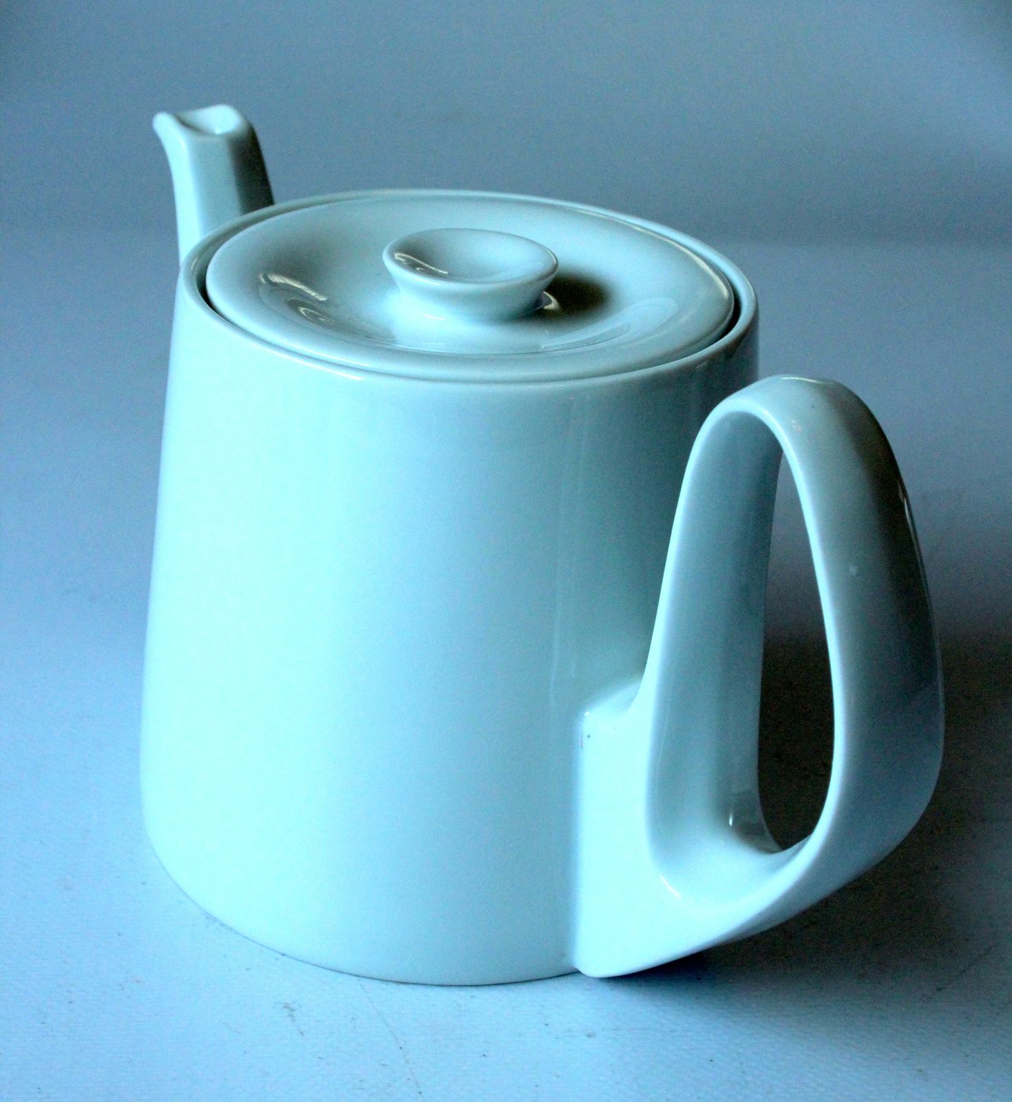 Antiek porseleinen theepot van Bauscher/Weiden, jaren 1930, met geïsoleerde metalen warmhoudkap photo buy