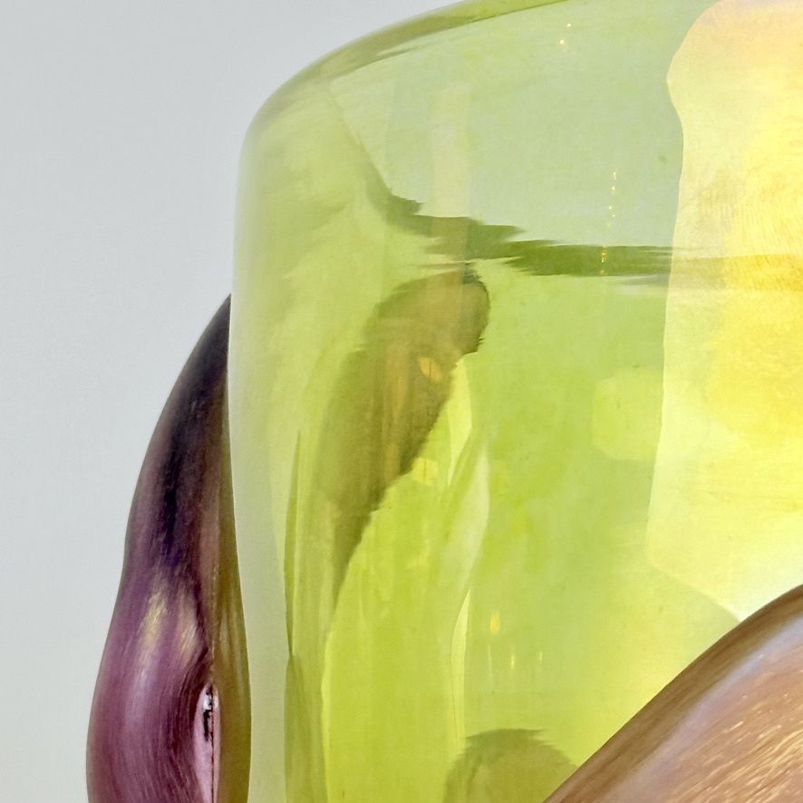 photo for sale Paire de vases en verre de Murano jaune citron à applications violettes, fin du XXe siècle