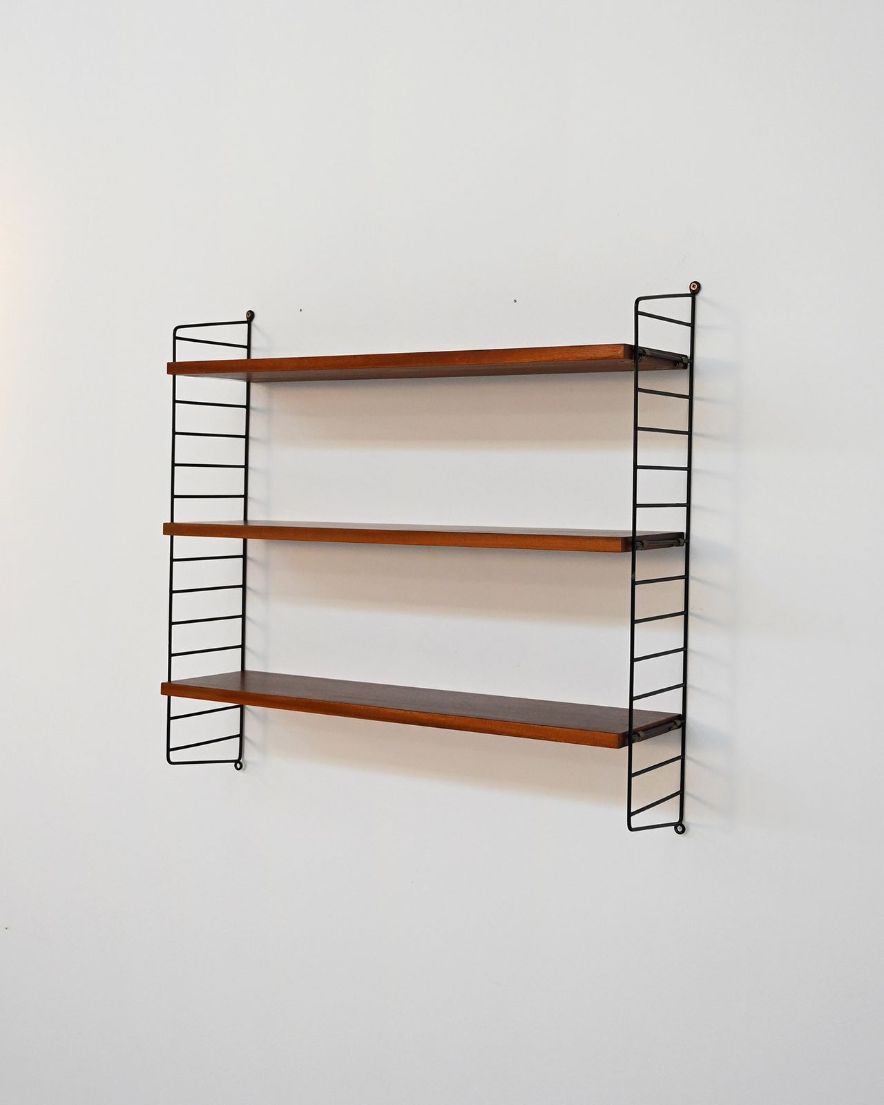 “String” Modular Shelving Unit By Nisse Strinning For String Design, 1950s photo 490.0