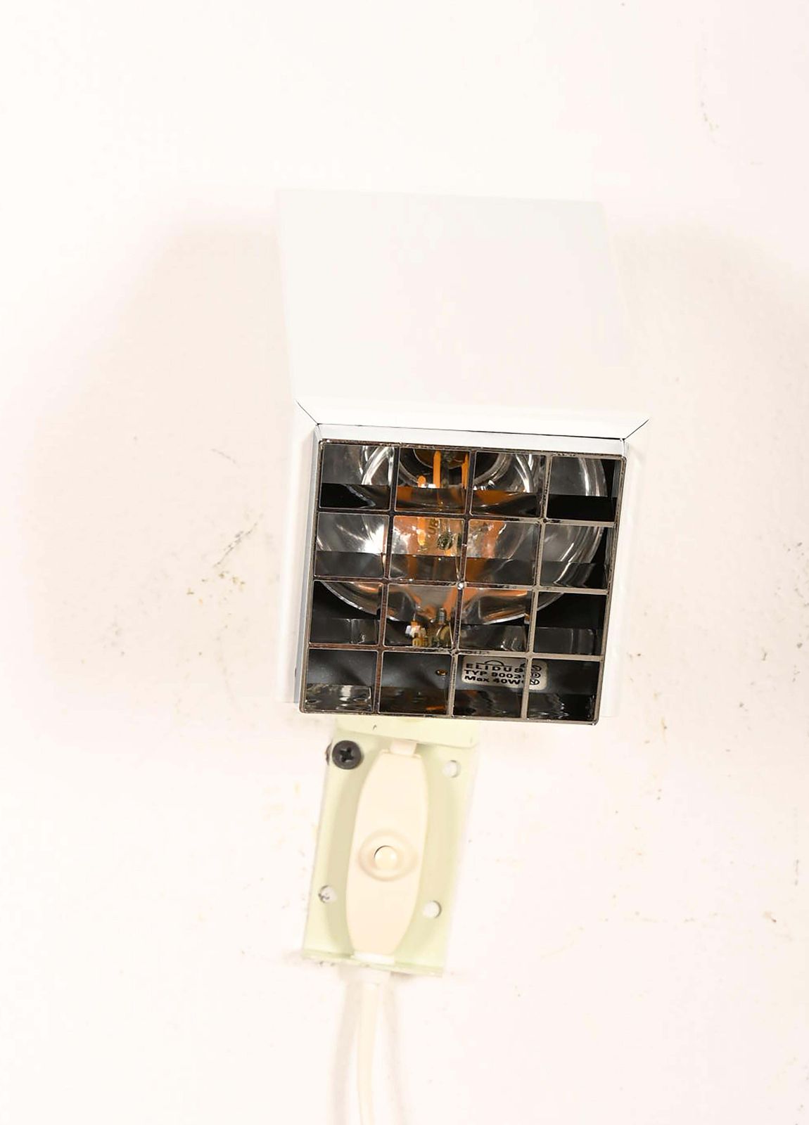 Een paar witte Hans Agne Jakobsson wandlampen "Kuben" – Elidus model 7078 photo furniture