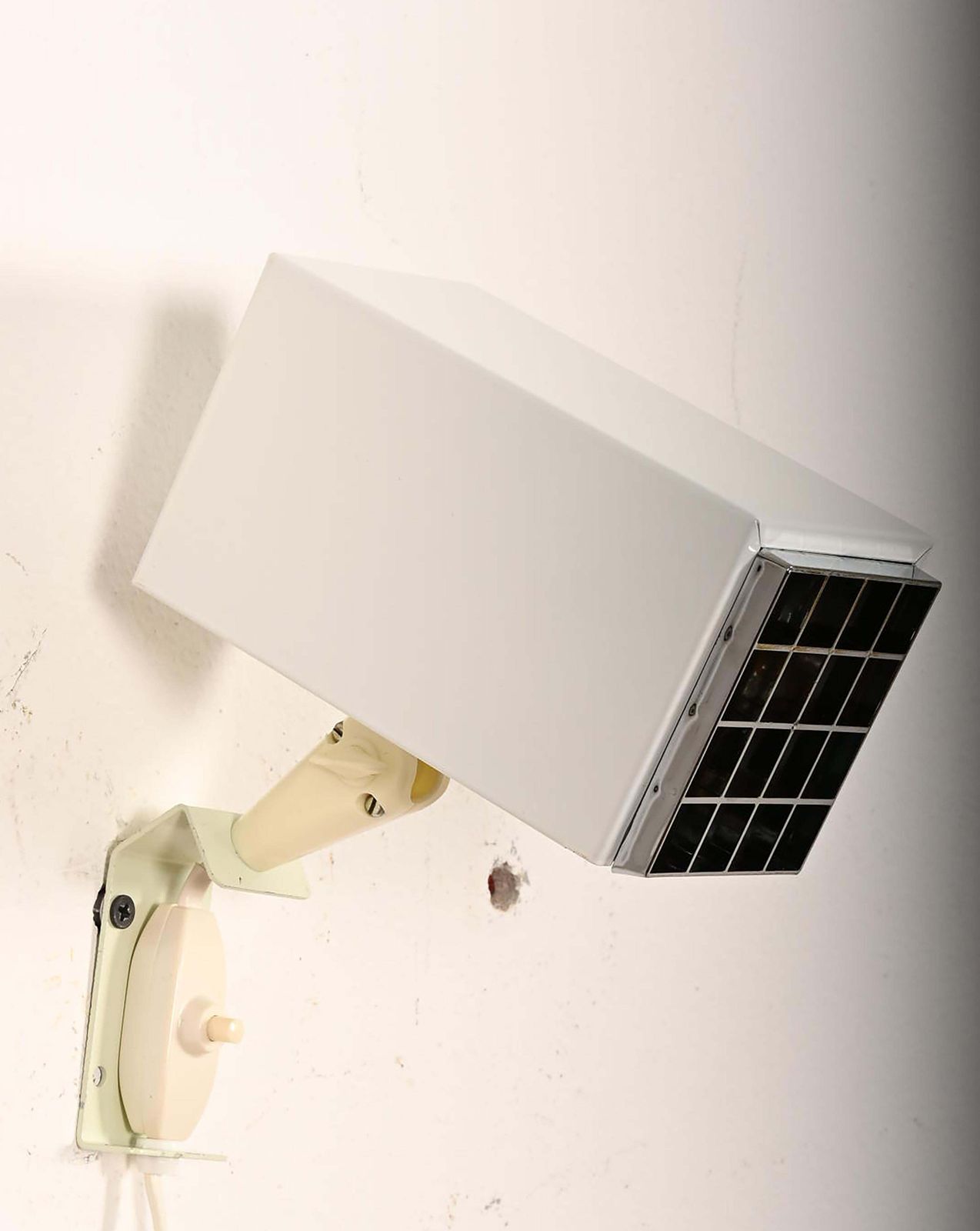 Een paar witte Hans Agne Jakobsson wandlampen "Kuben" – Elidus model 7078 photo Verlichting