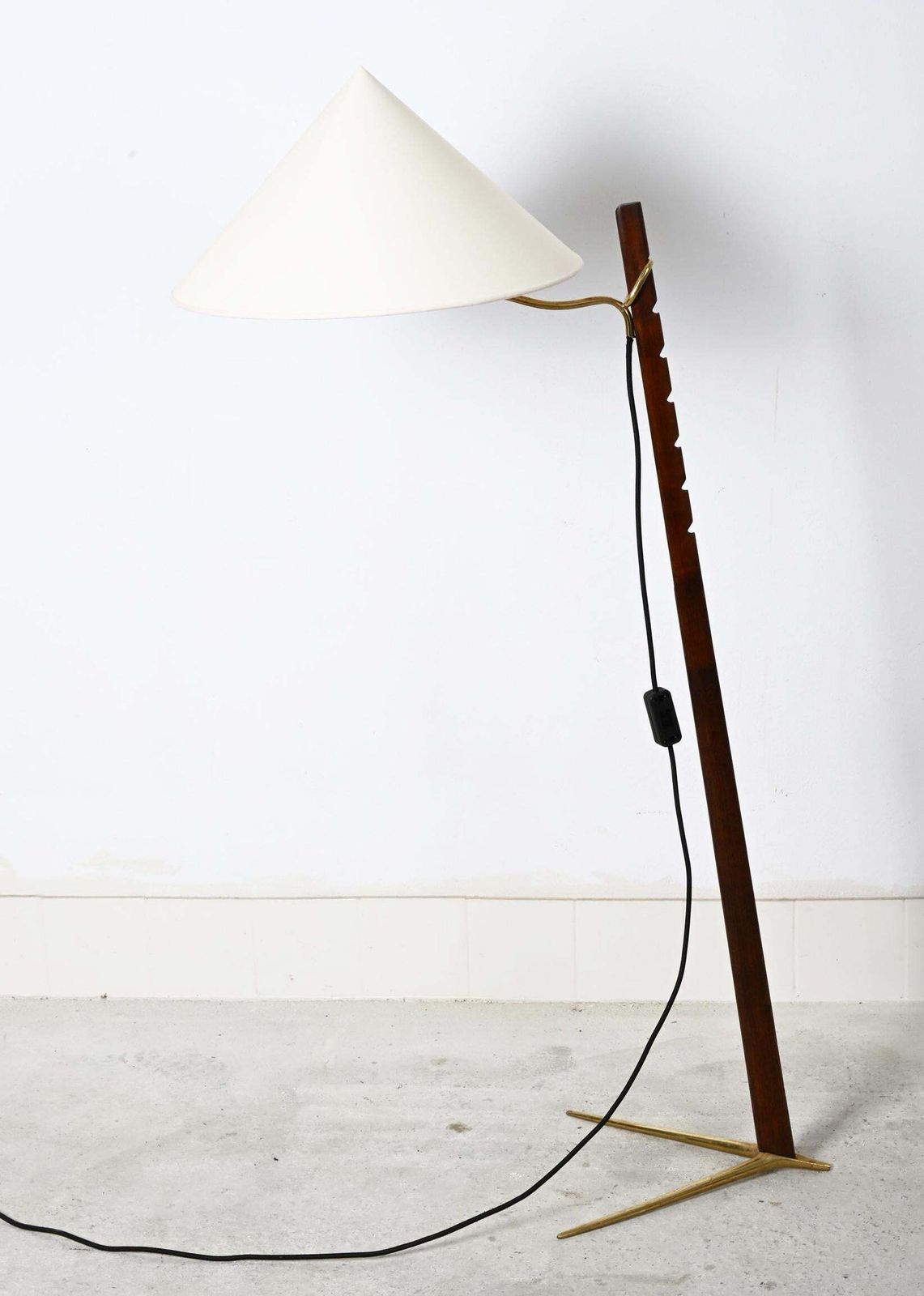 photo for sale Zeldzame verstelbare mid-century vloerlamp van Rupert Nikoll